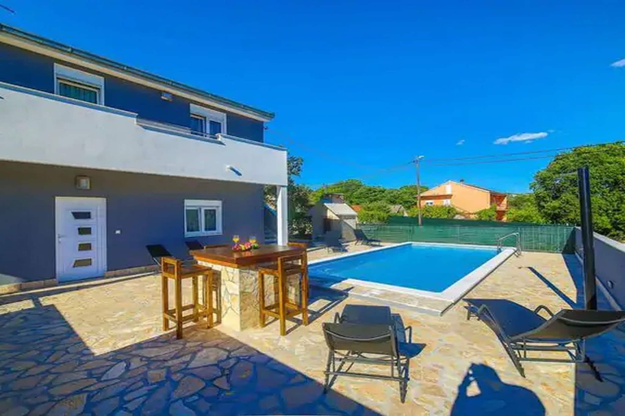 Three Bedroom Holiday Home-Pool