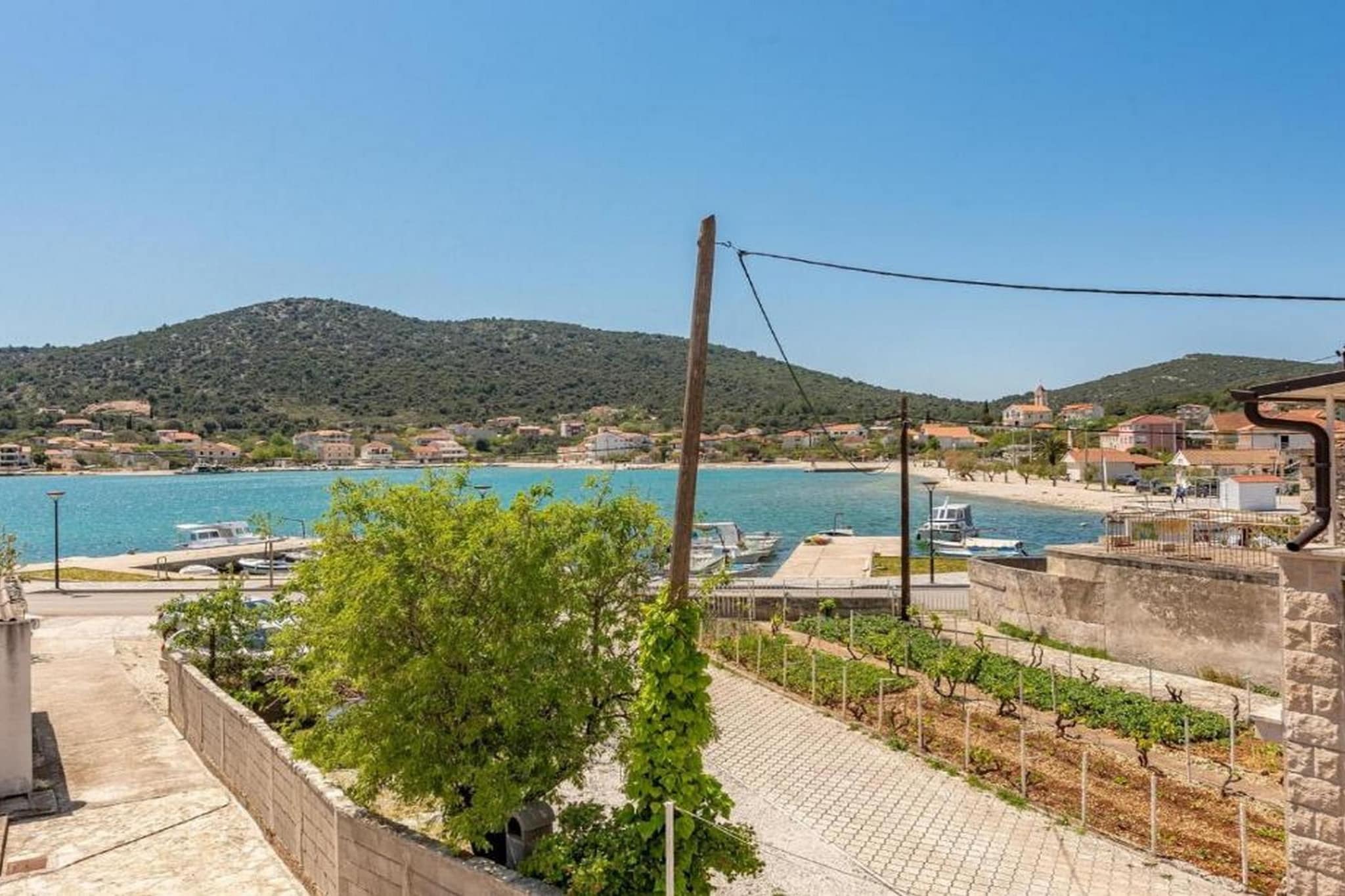 Three Bedroom Holiday Home-Outdoor