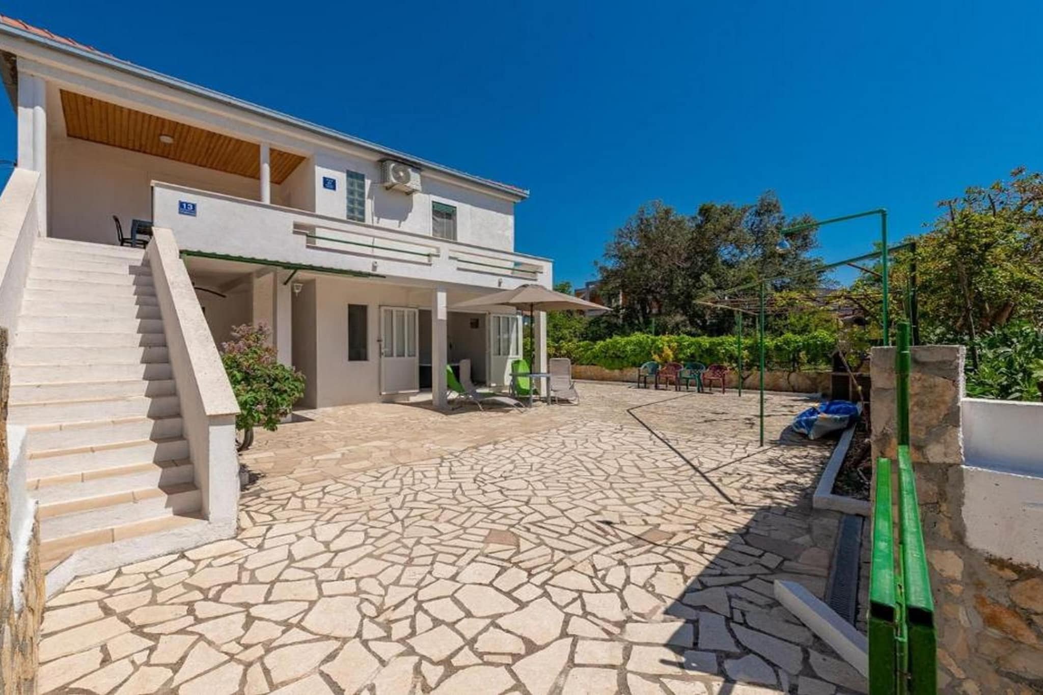 Three Bedroom Holiday Home-Outdoor