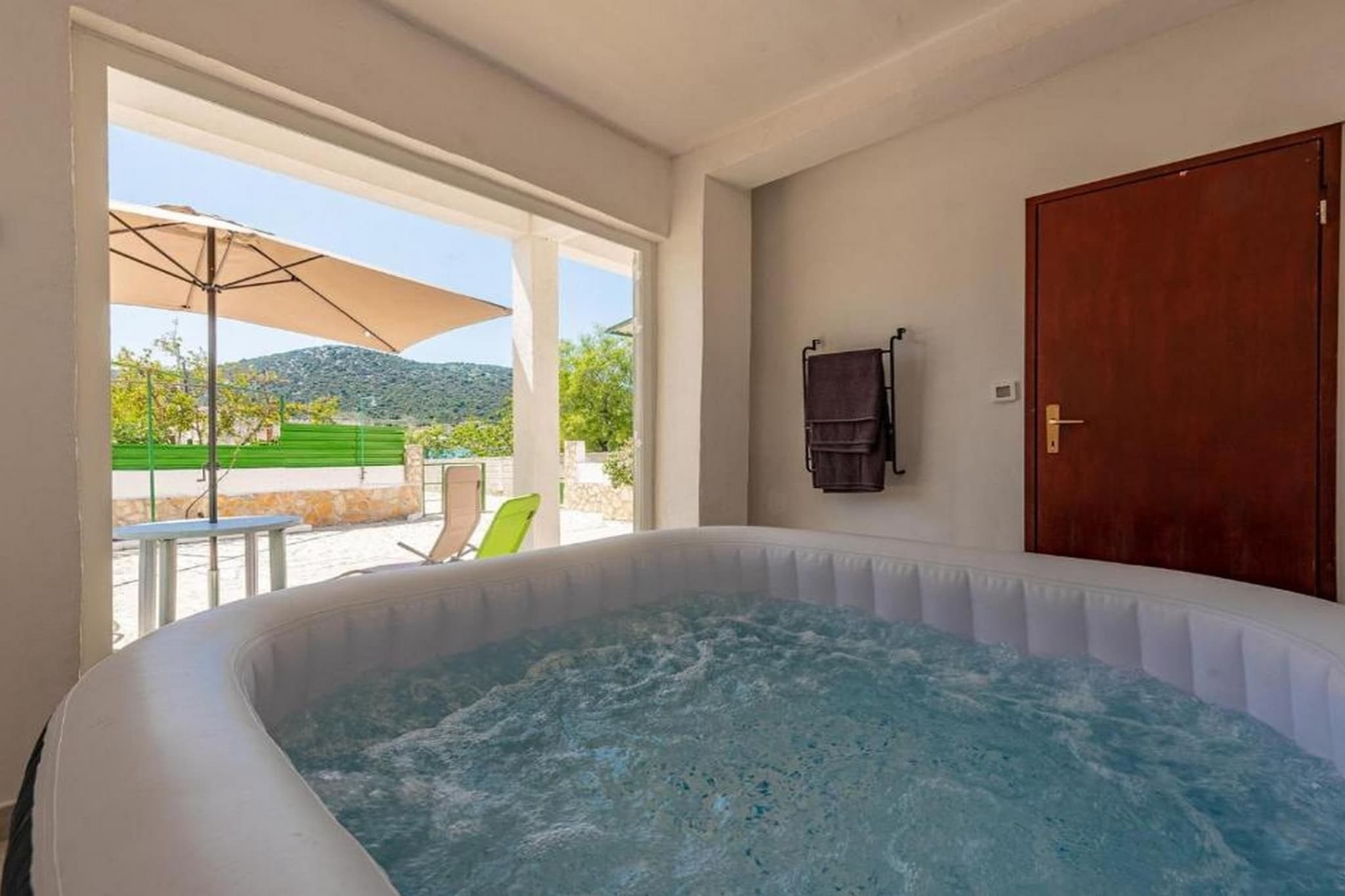 Three Bedroom Holiday Home-Pool