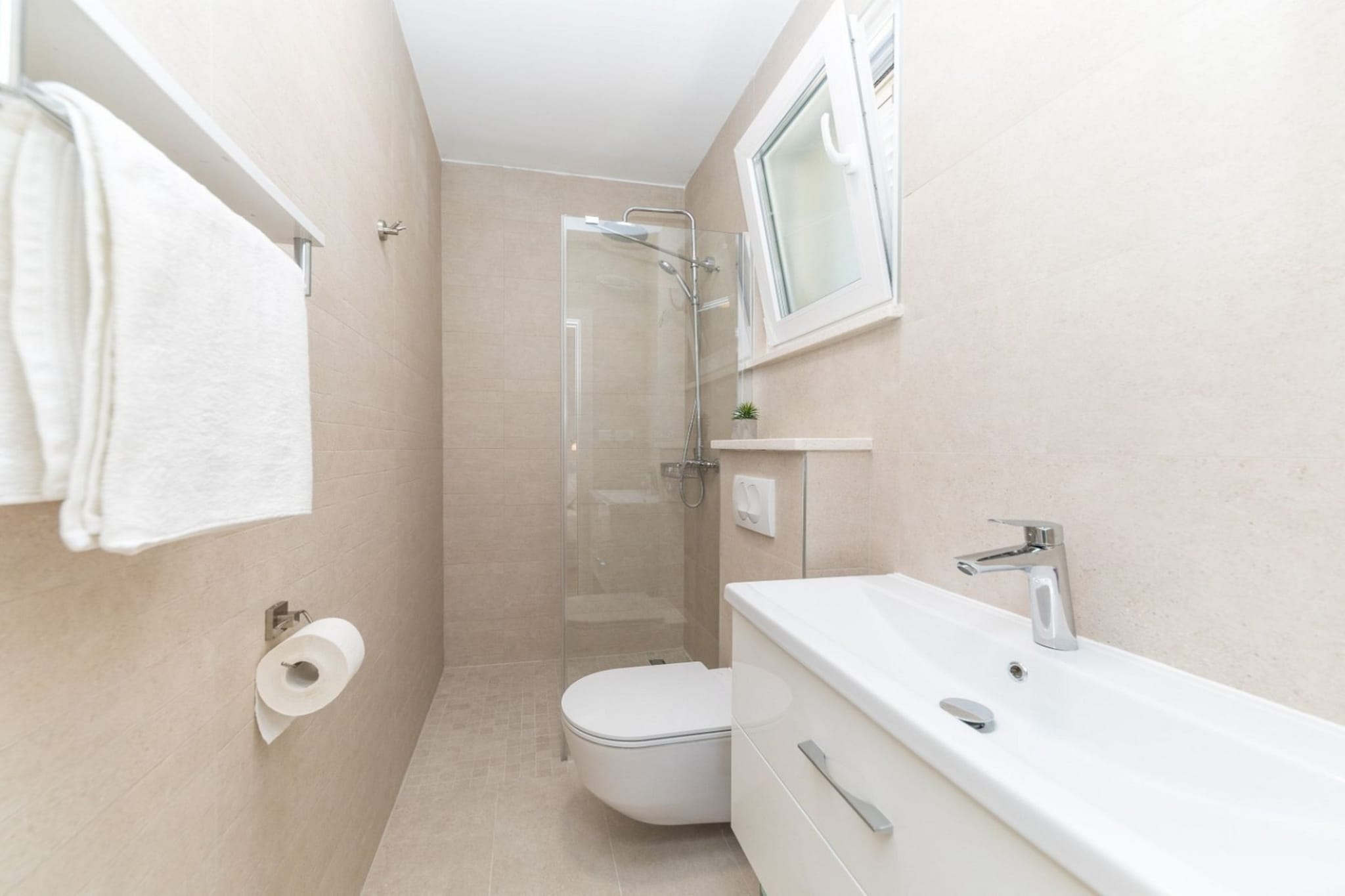 Scenic Elegant Trogir Villa with Pool - Five Bedroom Villa-Bathroom