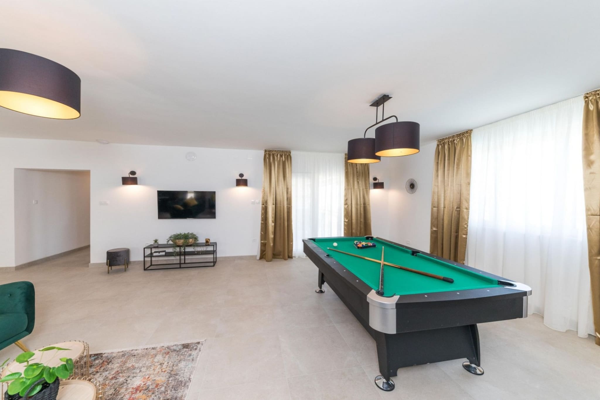 Scenic Elegant Trogir Villa with Pool - Five Bedroom Villa-Facilities