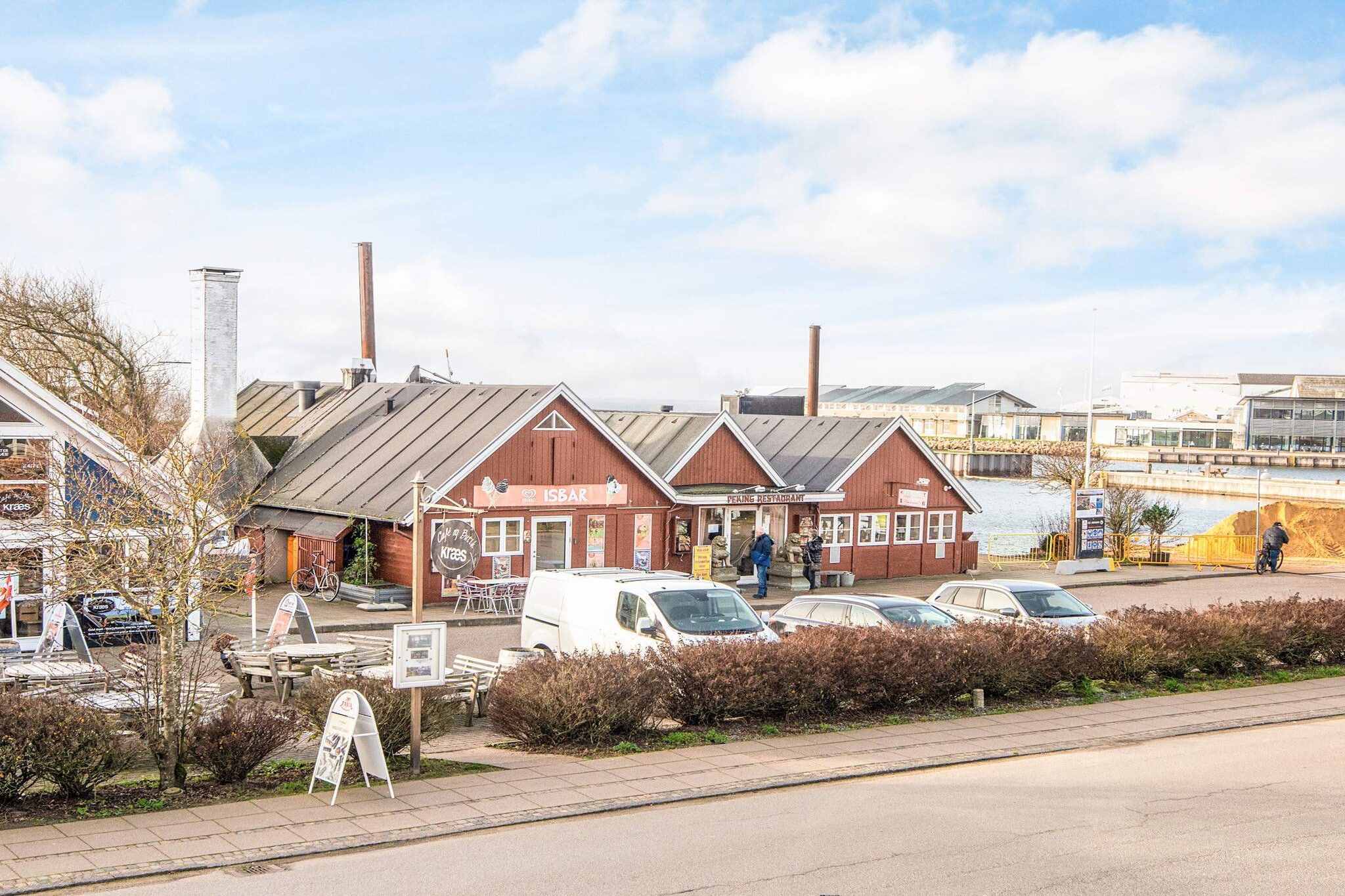 This cozy 2-room apartment, located at Ved Fjorden 5.1 tv, spans 38 m² and comfortably accommodates 2 people. Situated near Ringkøbing Fjord and just a short 2-minute walk from the town square, it offers a prime location with easy access to both the harbor and local amenities. The apartment features a shared outdoor seating area with three other apartments, ideal for relaxing and enjoying the fresh air. A garage is available for rent to provide additional convenience during your stay. Inside, the apartment boasts a charming kitchen, well-equipped for preparing meals, and a well-designed bathroom. The highlight of the apartment is the stunning view from the dormer windows, which offers a picturesque panorama of the surrounding area, adding a touch of tranquility to your experience. Whether you're looking for a peaceful retreat or exploring the nearby attractions, this apartment provides a comfortable and inviting base. The apartment’s proximity to the town center means that you’re close to shopping, dining, and cultural experiences, making it an excellent choice for those wanting to explore Ringkøbing. With its great location and thoughtfully designed interiors, this apartment provides a perfect getaway by the beautiful Ringkøbing Fjord.A refundable deposit might be charged closer to your check-in date. The security deposit ensures a smooth stay and covers any additional services or consumption charges.This deposit covers utilities consumed during your stay and any additional services that may be taken.The final amount will be adjusted based on actual meter readings, actual usage of extra services, and any remaining balance will be refunded within 21 days after checkout.This deposit simply acts as a prepayment for charges that  you would anyways pay for, ensuring a seamless stay and check-out experience.