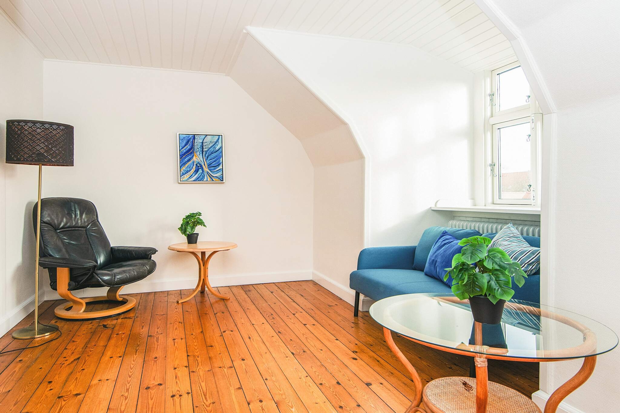 This charming 2-room apartment spans 62 m², just a 1-minute walk from shopping and 3 minutes from the square, Ringkøbing Fjord, and the harbor. The location offers tranquility with beautiful natural surroundings. You also have the option to rent a separate yoga studio next door, and the property features a lovely nature garden with an apple tree and a stone circle, perfect for relaxing moments. The apartment includes 2 beds and provides a peaceful setting for relaxation. You can enjoy Tai Chi or meditation in the nature garden, enhancing the serene experience. There are convenient parking options at the property, and a shared washing machine is available in the basement. Ideal for those looking to unwind and explore, this apartment offers a calm retreat with easy access to local amenities and nature, making it a perfect choice for a rejuvenating stay.A refundable deposit might be charged closer to your check-in date. The security deposit ensures a smooth stay and covers any additional services or consumption charges.This deposit covers utilities consumed during your stay and any additional services that may be taken.The final amount will be adjusted based on actual meter readings, actual usage of extra services, and any remaining balance will be refunded within 21 days after checkout.This deposit simply acts as a prepayment for charges that  you would anyways pay for, ensuring a seamless stay and check-out experience.