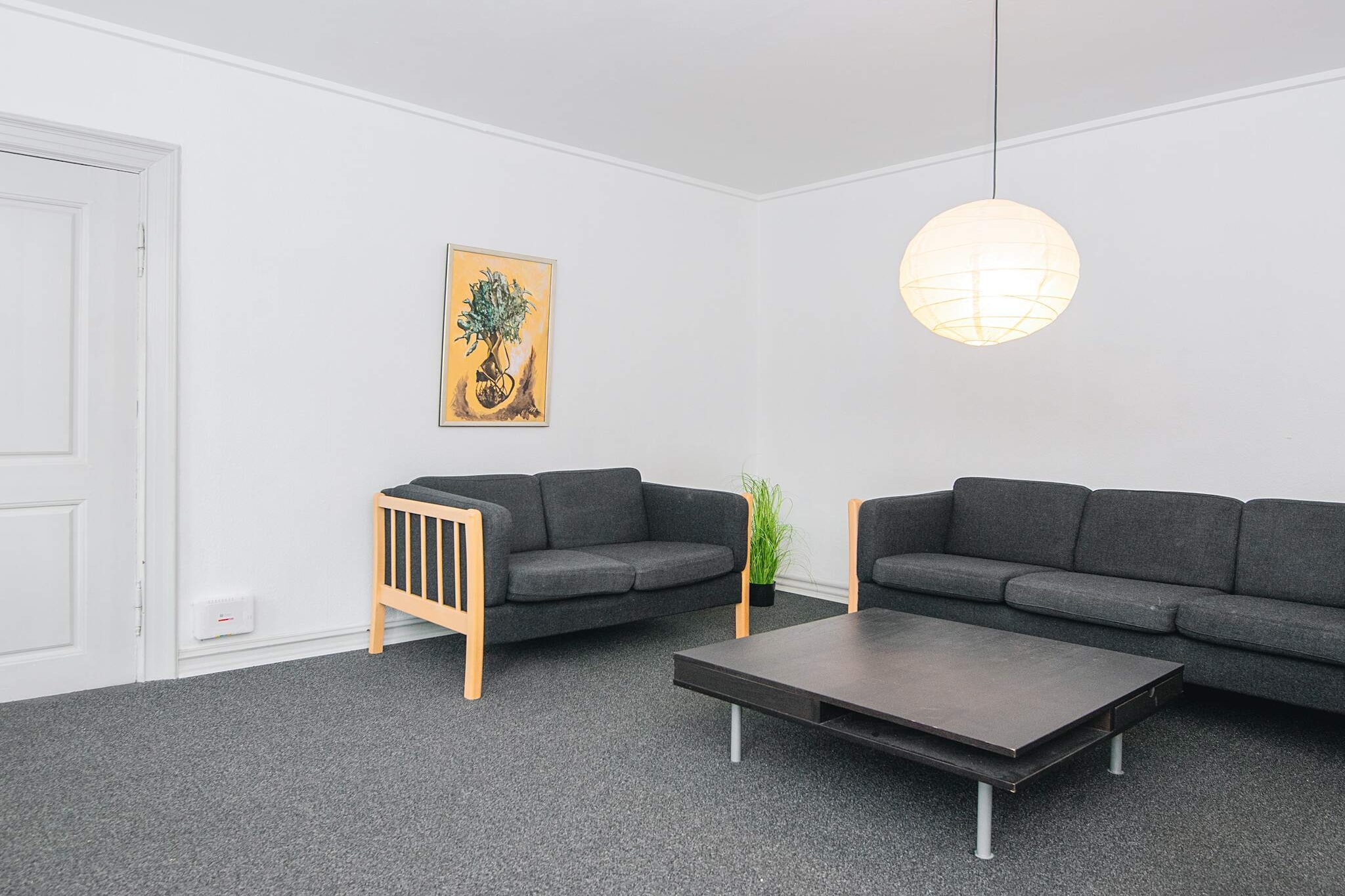 Kitchen(cooker(electric), fridge-freezer), bedroom(2x single bed, TV), bedroom(single bed), bathroom(tumble dryer, washbasin, shower, toilet, washing machine)