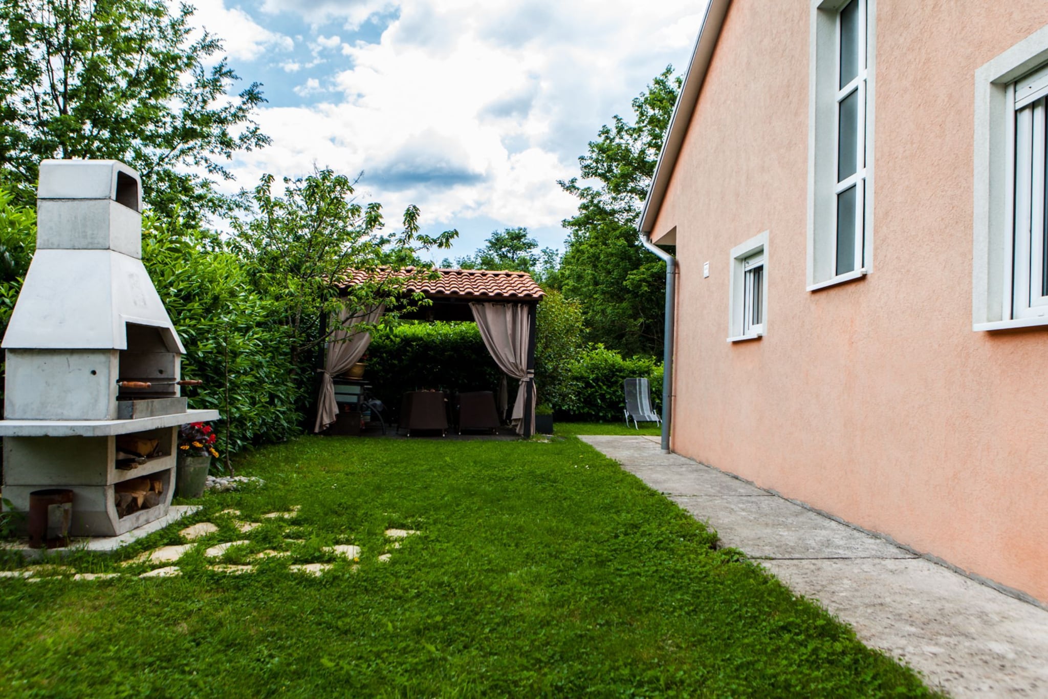 Elegant Holiday Home with Private Gym and Roof Terrace - Four Bedroom Holiday Home
