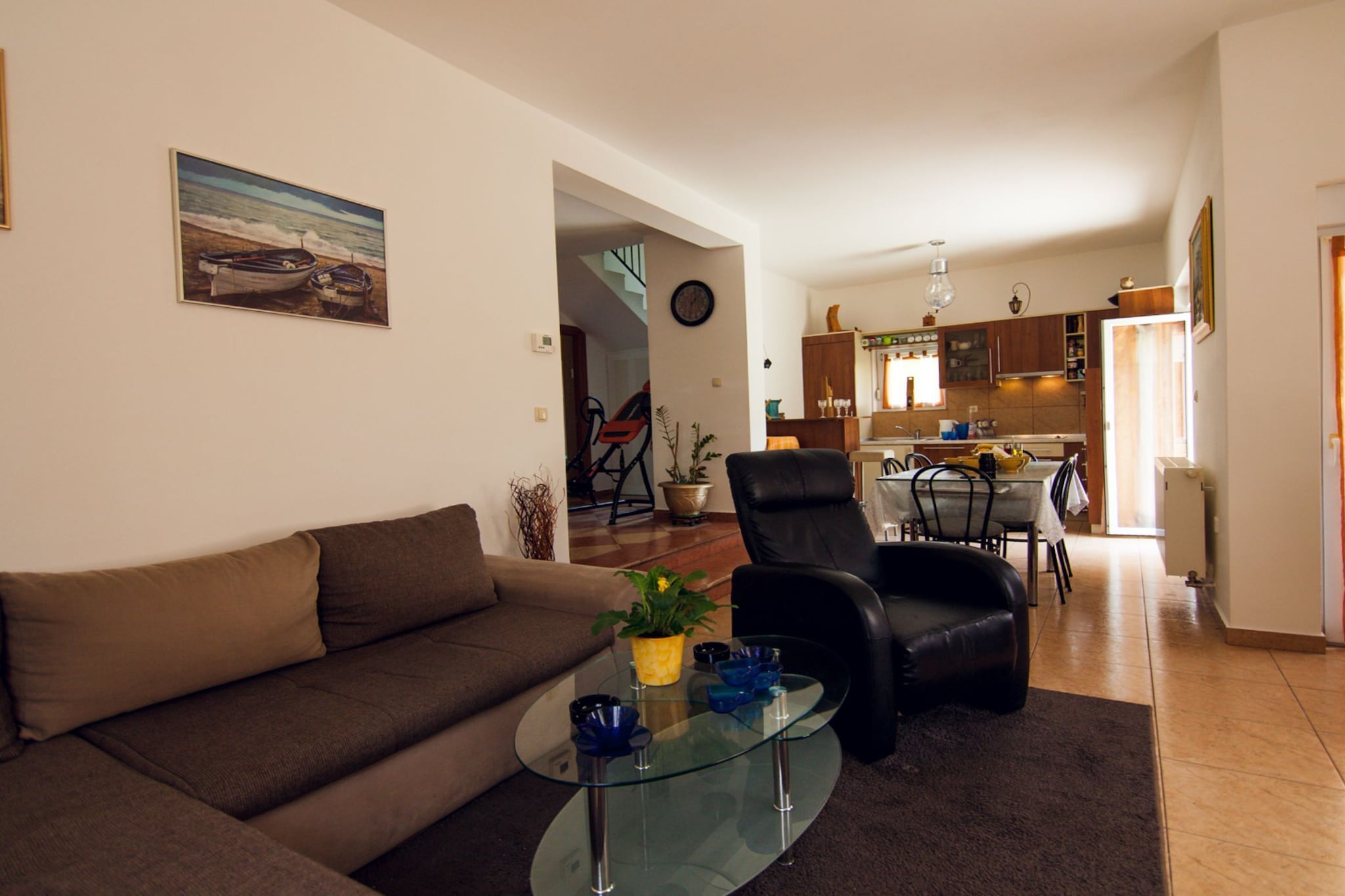 Elegant Holiday Home with Private Gym and Roof Terrace - Four Bedroom Holiday Home