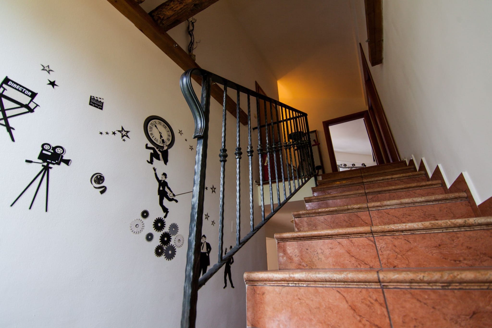 Elegant Holiday Home with Private Gym and Roof Terrace - Four Bedroom Holiday Home-Escaliers