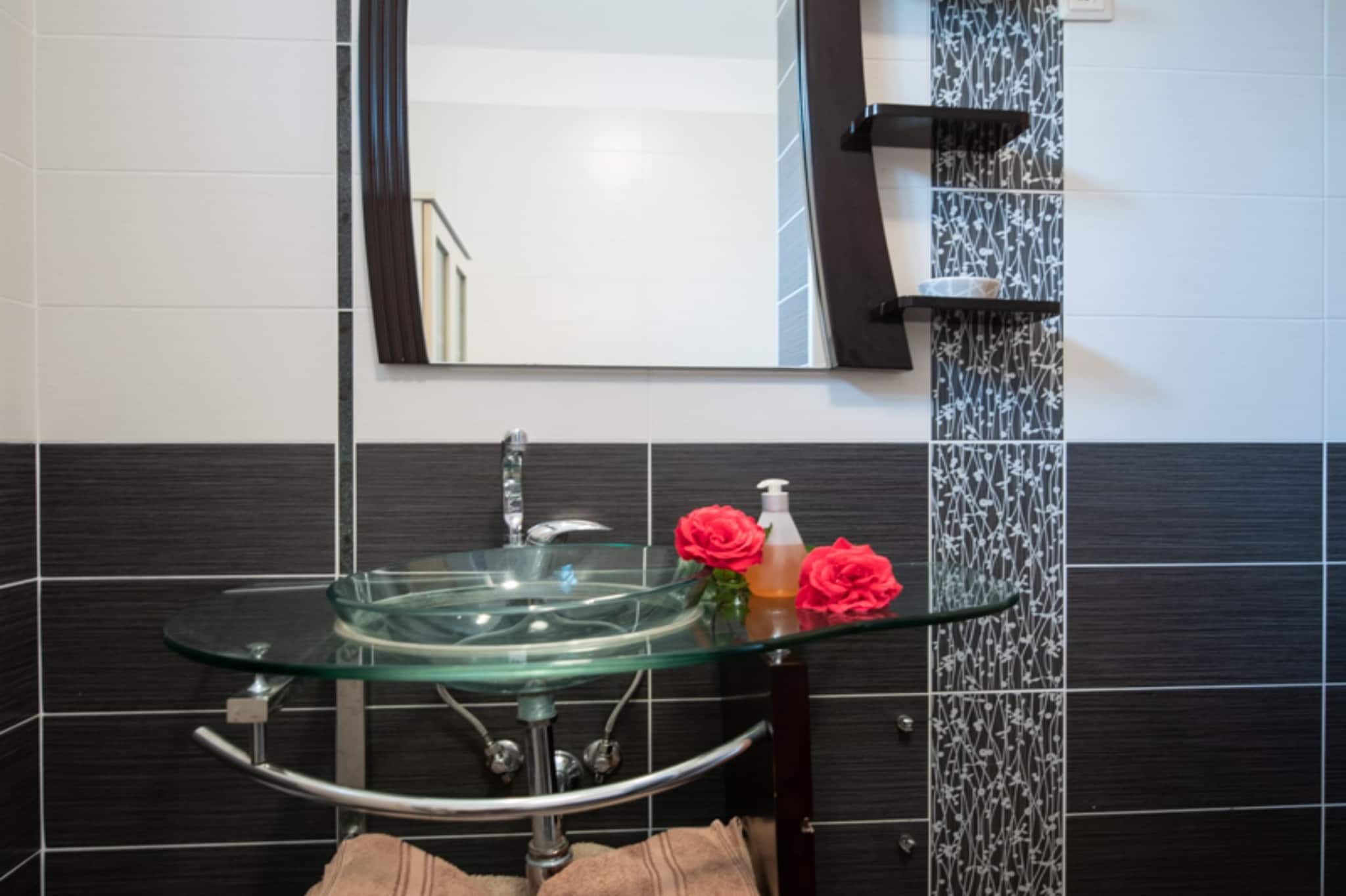 Elegant Lovran Apartment with Sea view - Two Bedroom Apartment with Sea View-Bathroom
