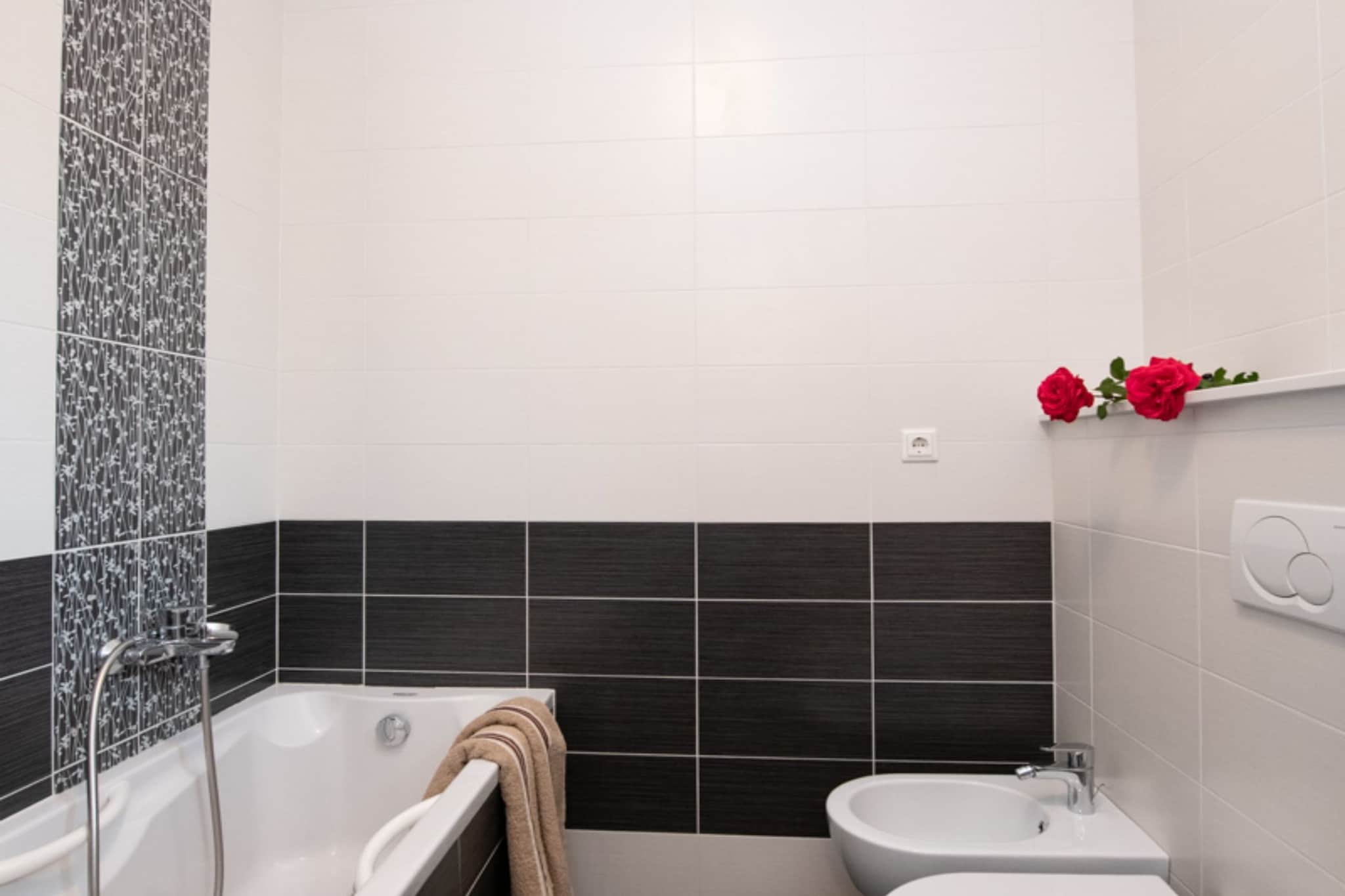 Elegant Lovran Apartment with Sea view - Two Bedroom Apartment with Sea View-Bathroom