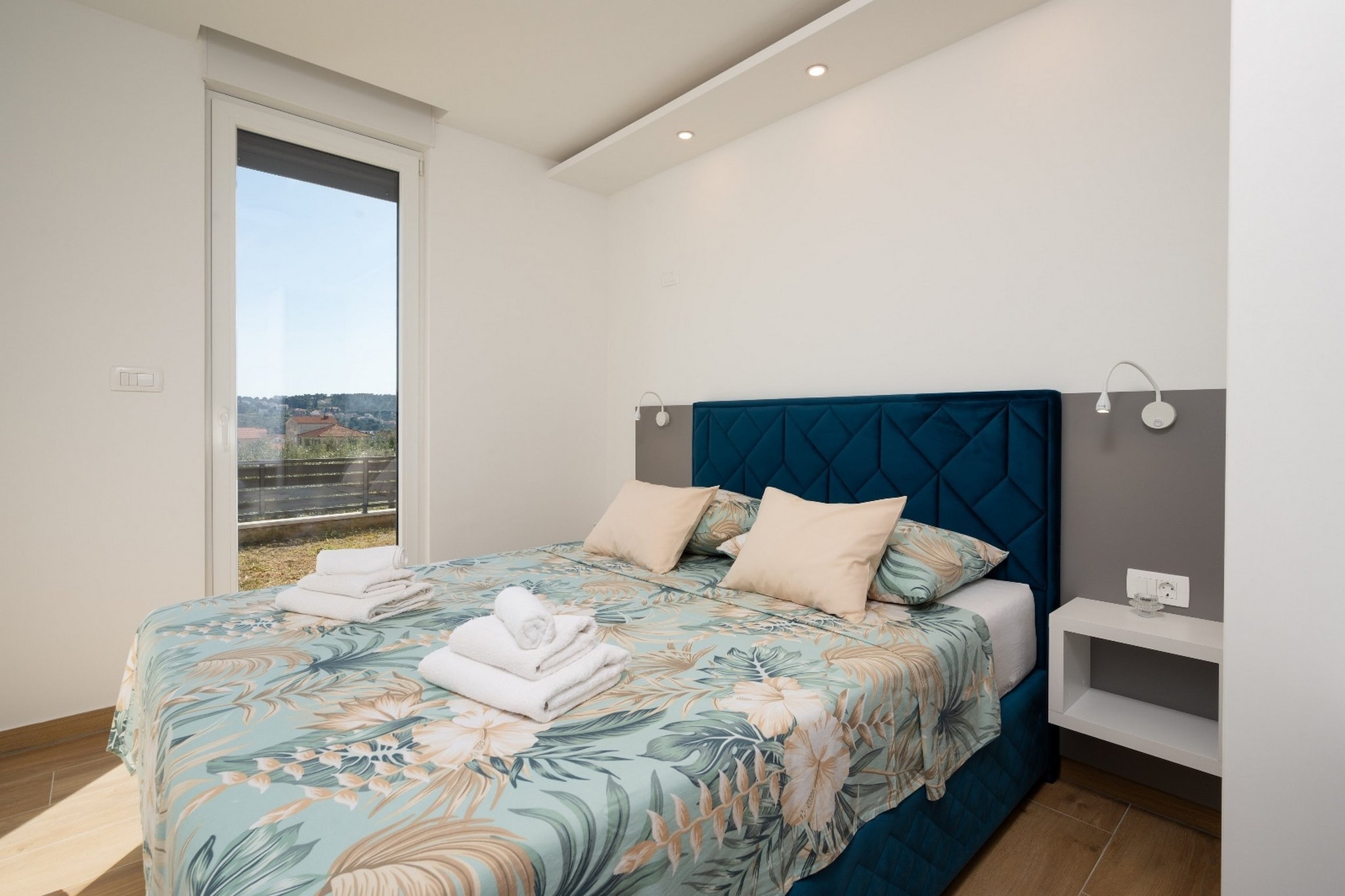 Exquisite and Stylish Apartment Trogir - Two Bedroom  Apartment with Terrace-Chambre