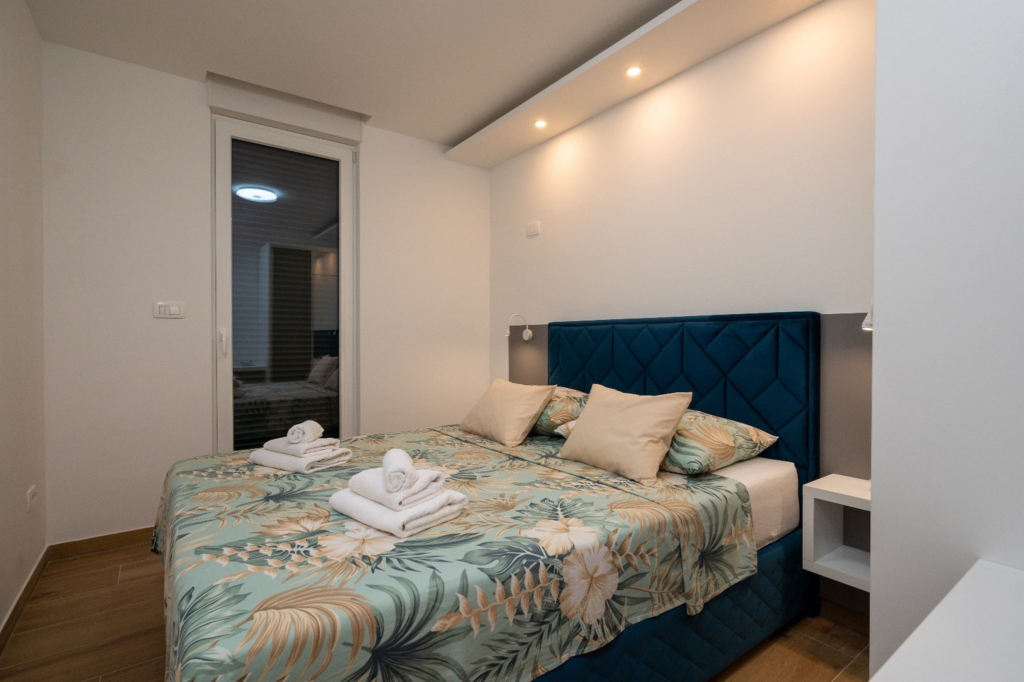 Exquisite and Stylish Apartment Trogir - Two Bedroom  Apartment with Terrace-Chambre