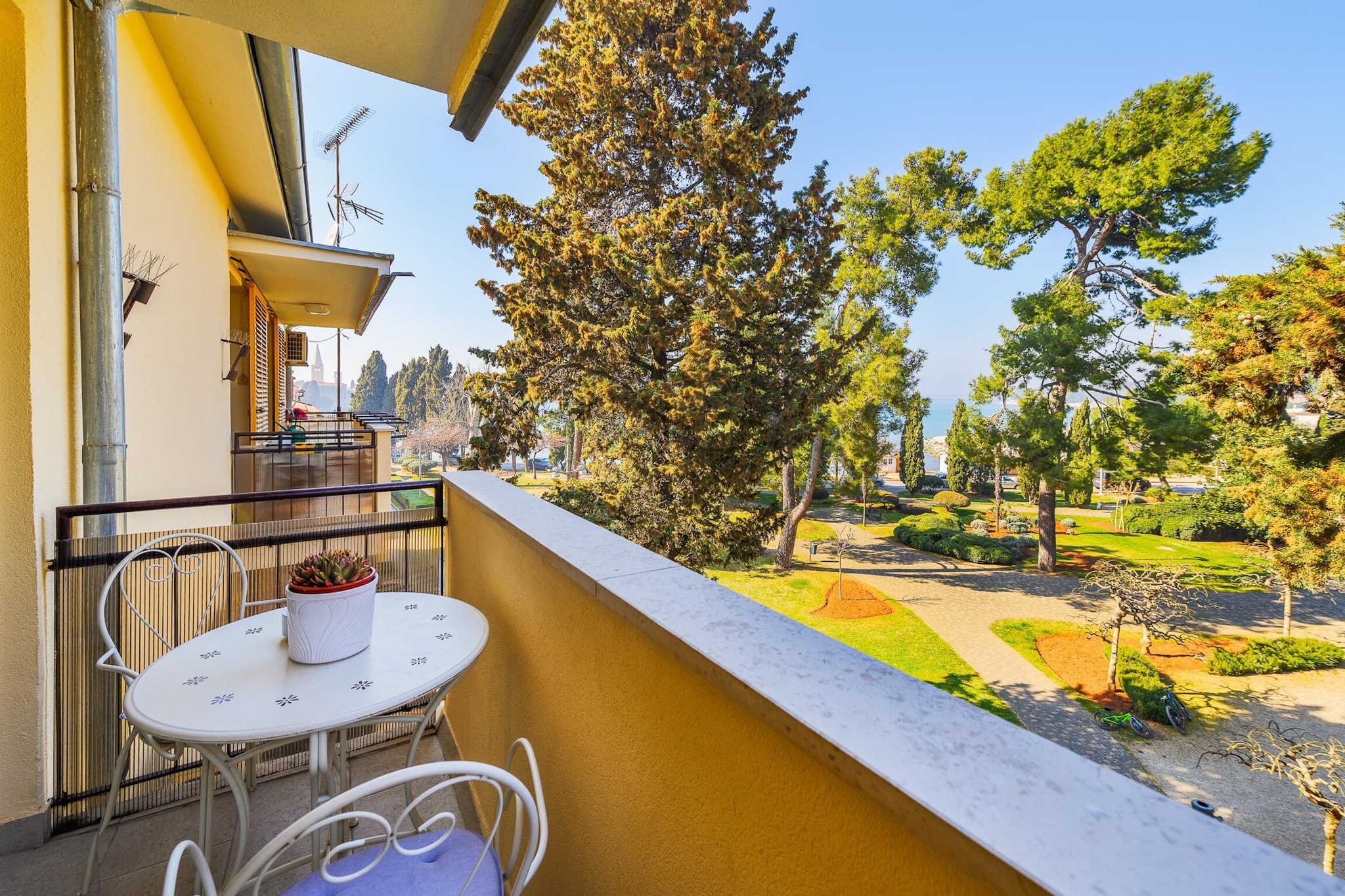 Premium apartment Peschiera Porec-Terrasbalkon