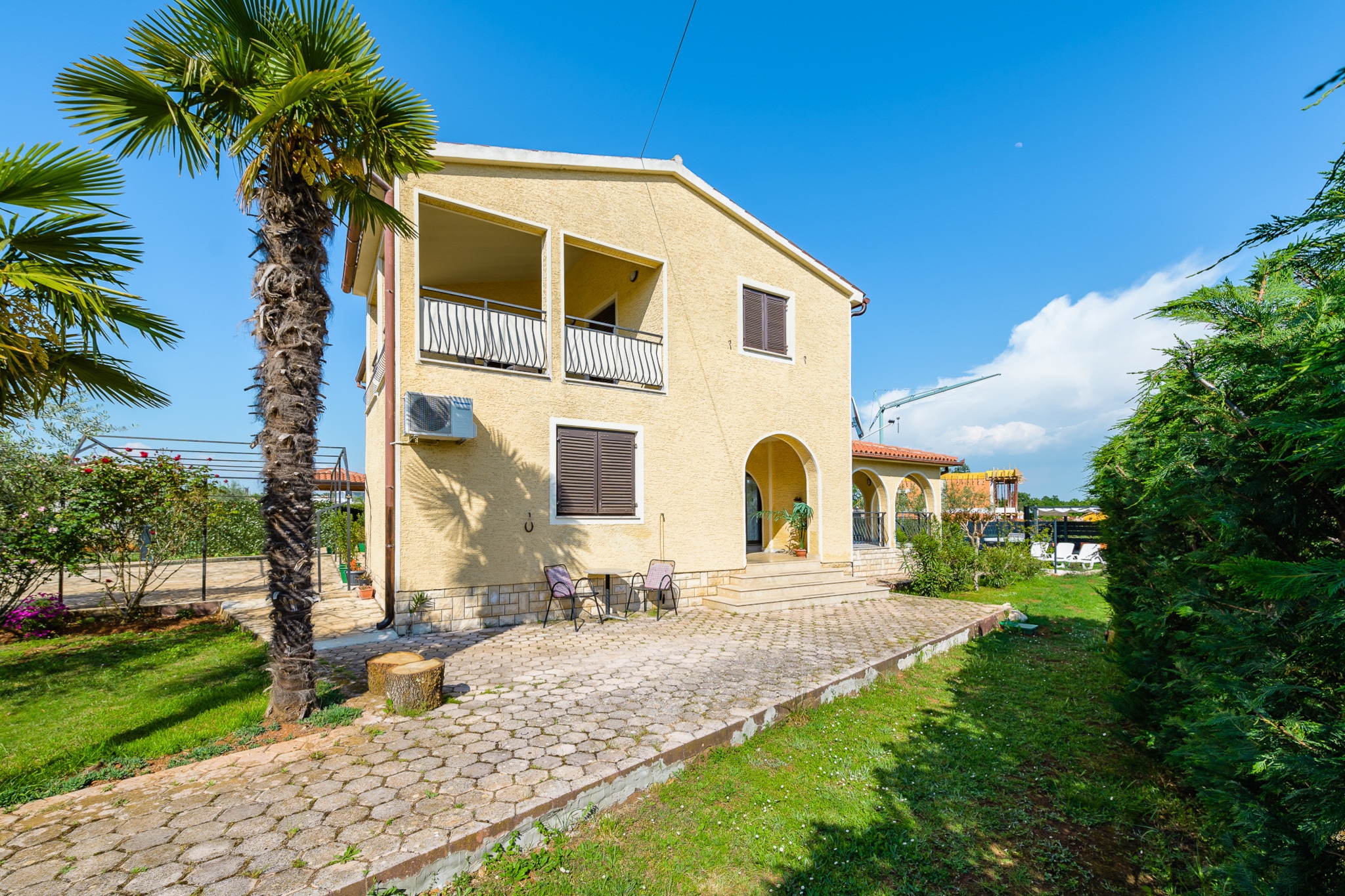 Apartment Josipa with Whirpool in Porec-Buitenlucht