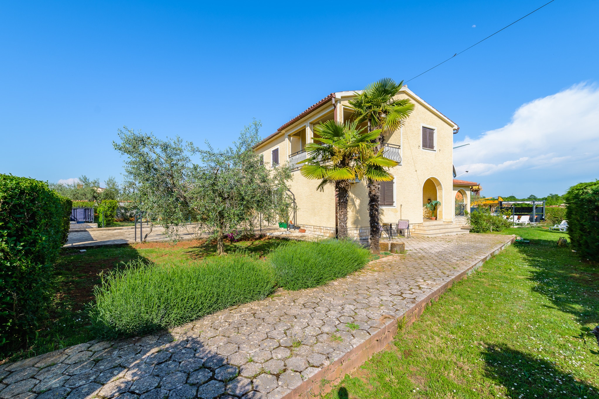 Apartment Josipa with Whirpool in Porec-Buitenlucht