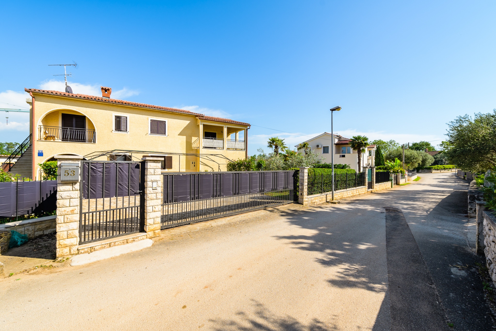 Apartment Josipa with Whirpool in Porec-Buitenlucht