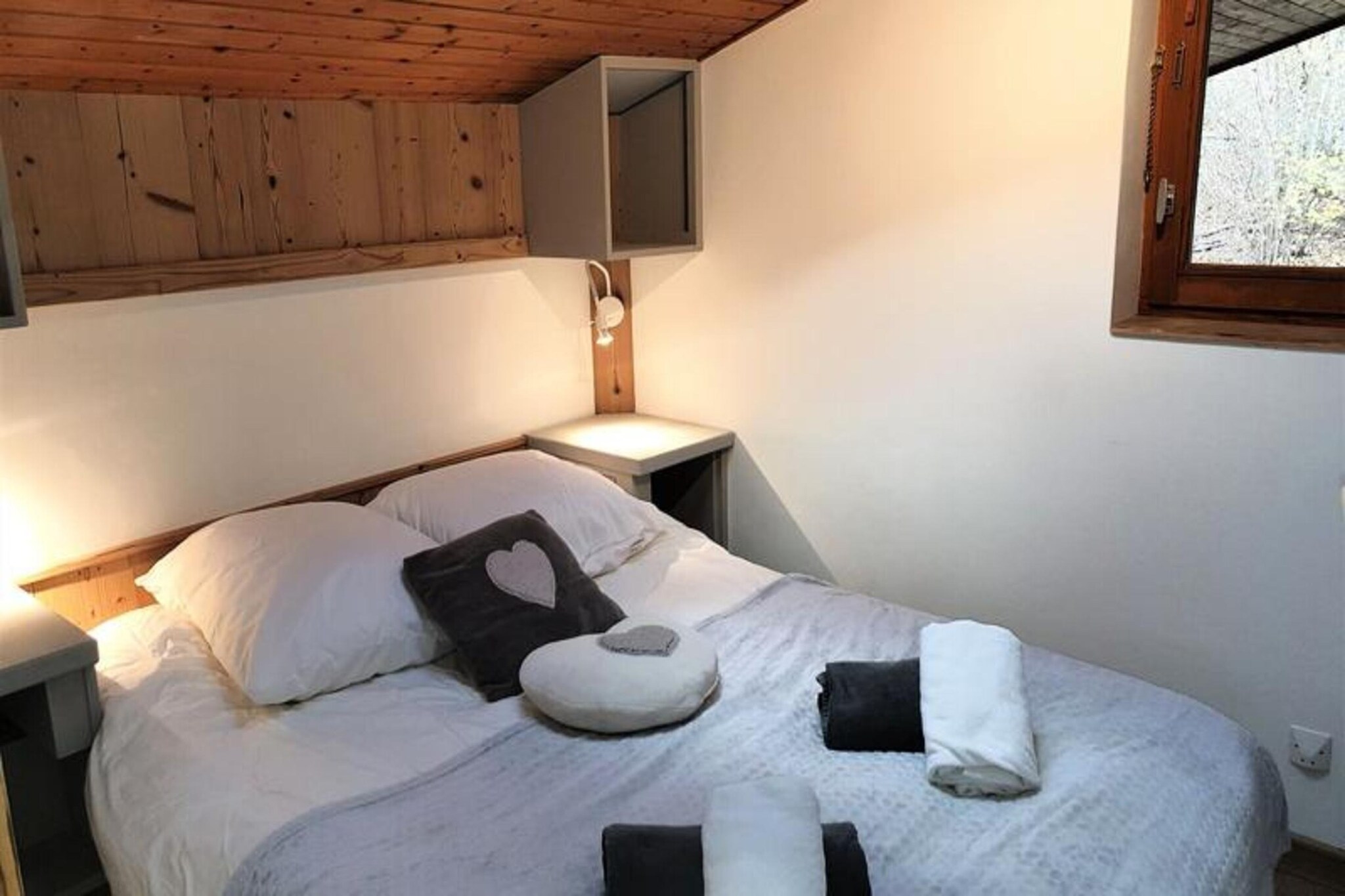 This charming 2-room apartment, located on the second floor of the Residence La Chamoissière, is ideally situated at the foot of the slopes and just steps away from the Nyon cable car, offering easy access to skiing adventures. 

The center of Morzine is a short 5-minute drive away, with free shuttles available nearby for added convenience. Spanning 38m², the apartment comfortably accommodates up to 4 people and features a cozy layout with a south-facing exposure. The ground floor includes an entrance with storage, a well-equipped kitchenette, a dining area, and a living room with a sofa, TV, and balcony access. Upstairs, there is a double attic room, a cabin bedroom with bunk beds, and a bathroom with a toilet. Additional amenities include Wi-Fi, parking space, ski room, and essential services like bed linens and towels.

 Guests can also enjoy proximity to Morzine's vibrant center, offering a variety of shops, restaurants, and après-ski activities. For outdoor enthusiasts, the surrounding mountains provide abundant hiking and skiing opportunities throughout the year.