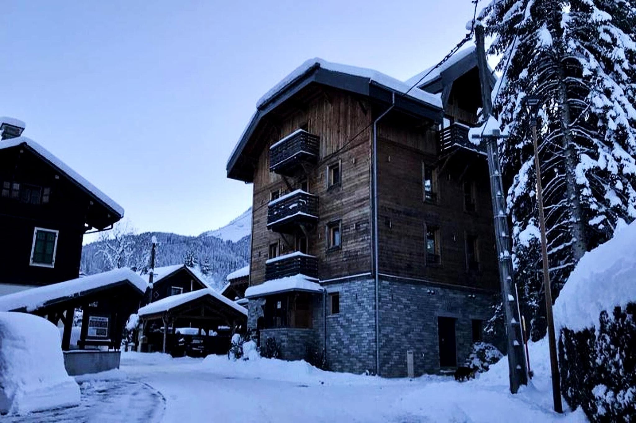 Chalet in Morzine with Stunning Mountain Views