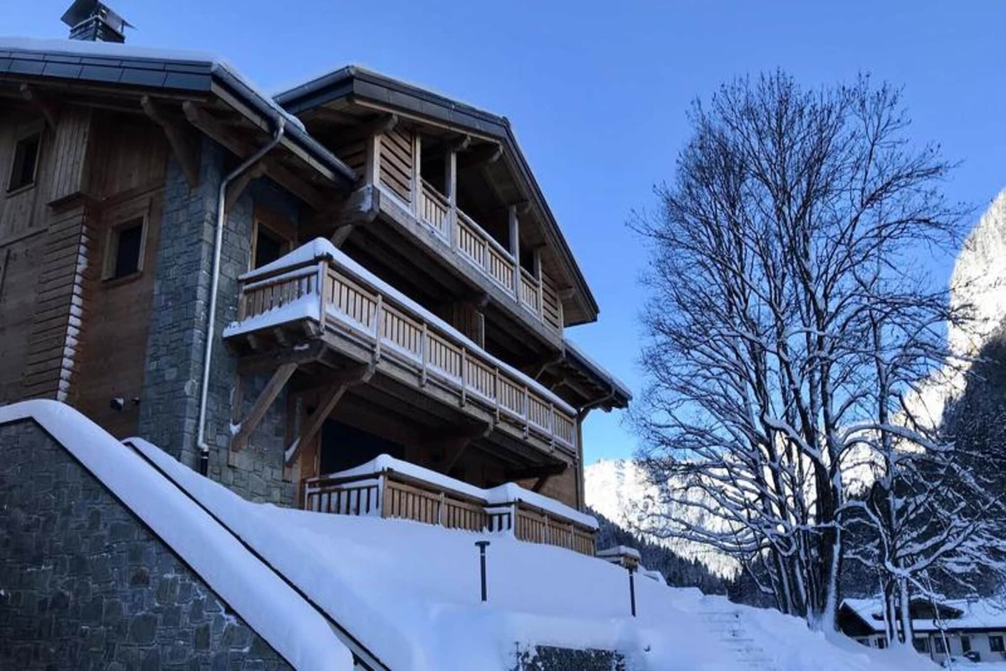 Maika Residence