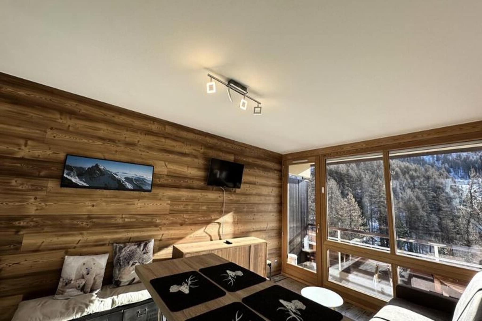 Apartment in Vars with Ski-In/Ski-Out Access