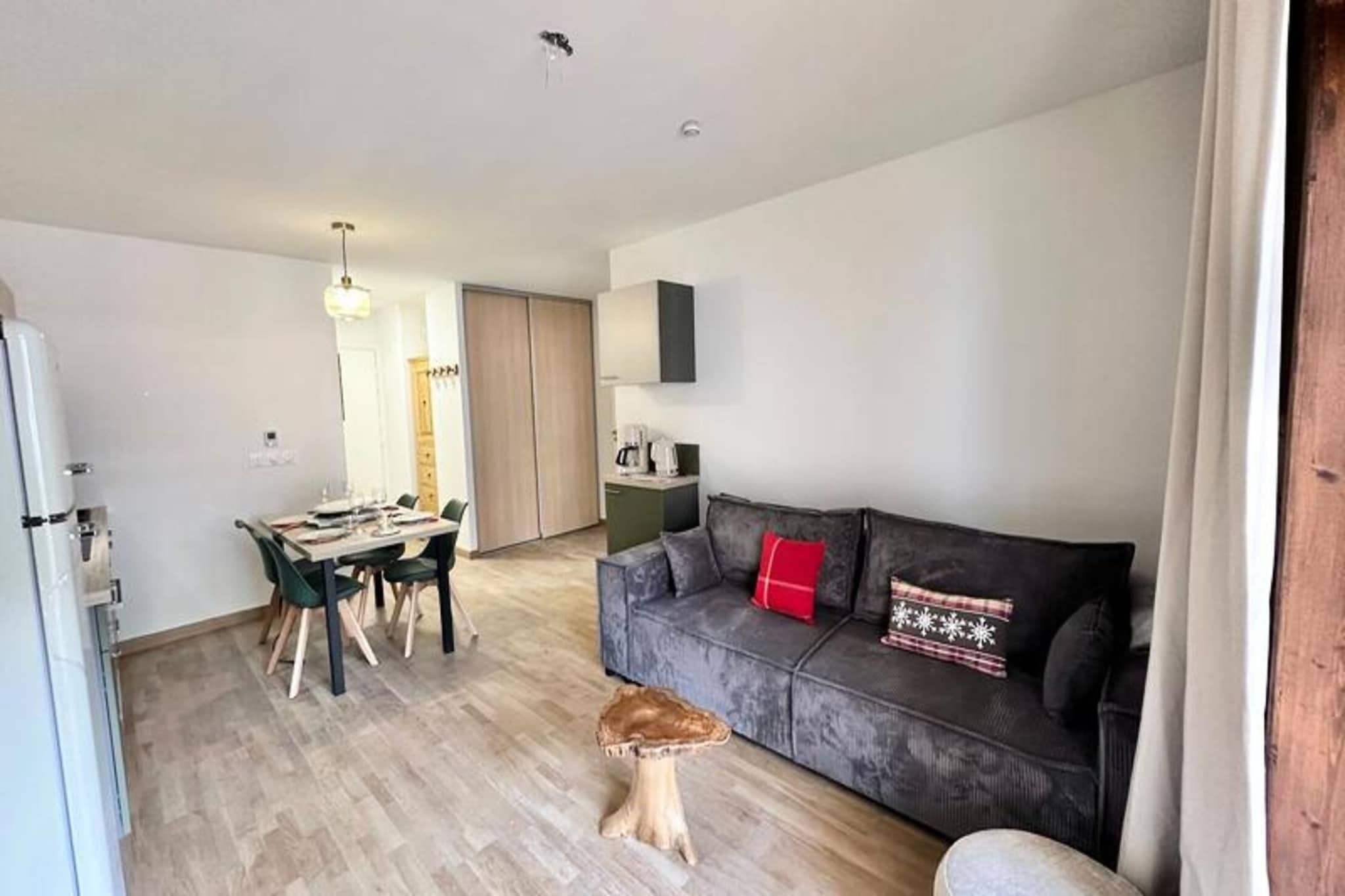Residence Living Stone B
