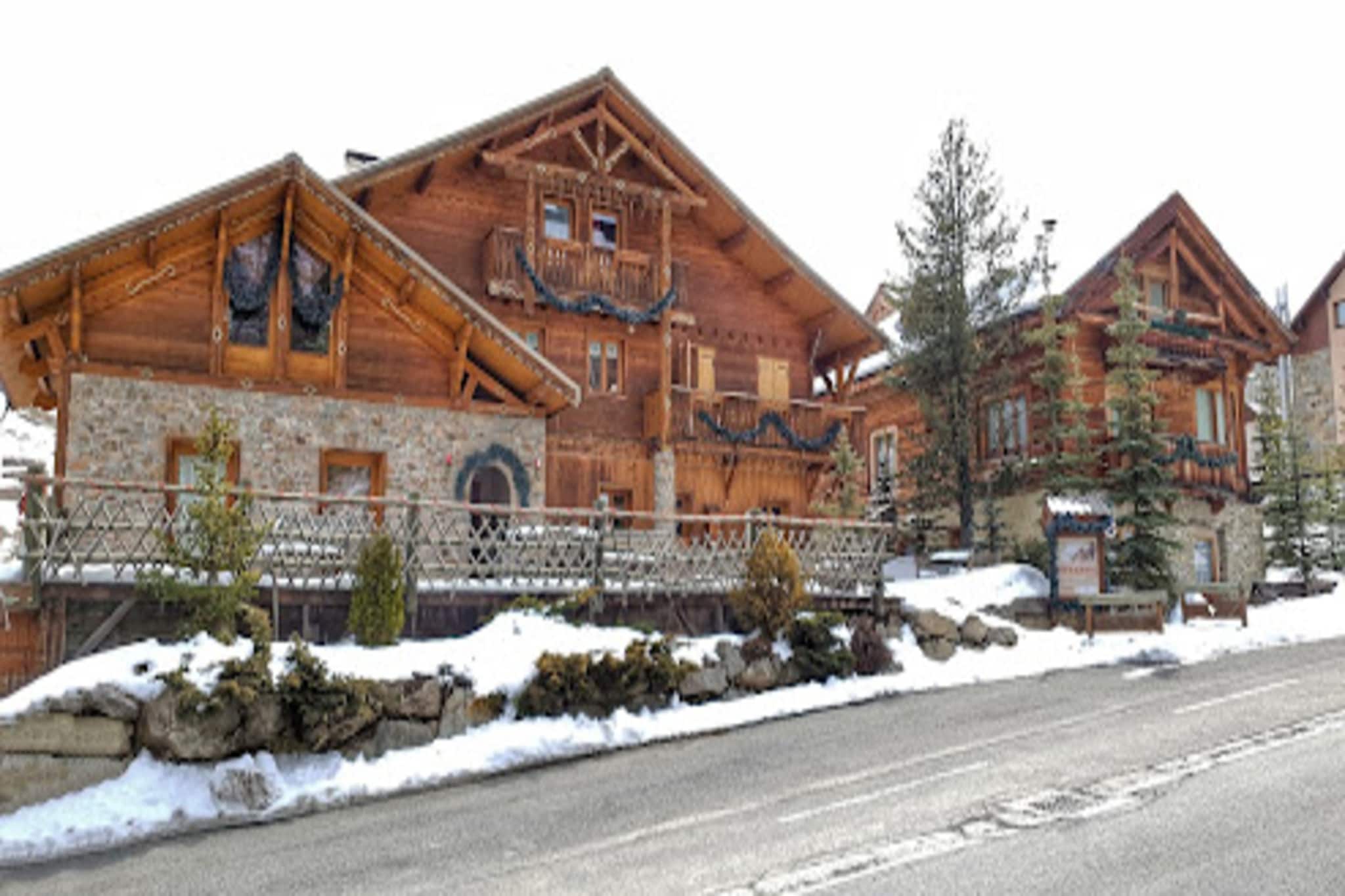 Apartment in Luberon with Ski-In/Ski-Out Access