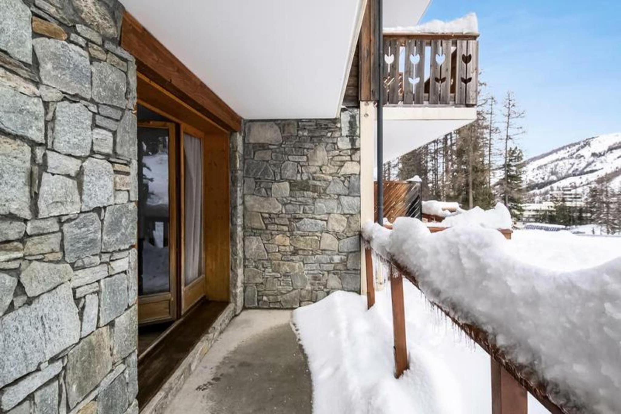 Apartment in Hautes-Alpes with Ski-In Access