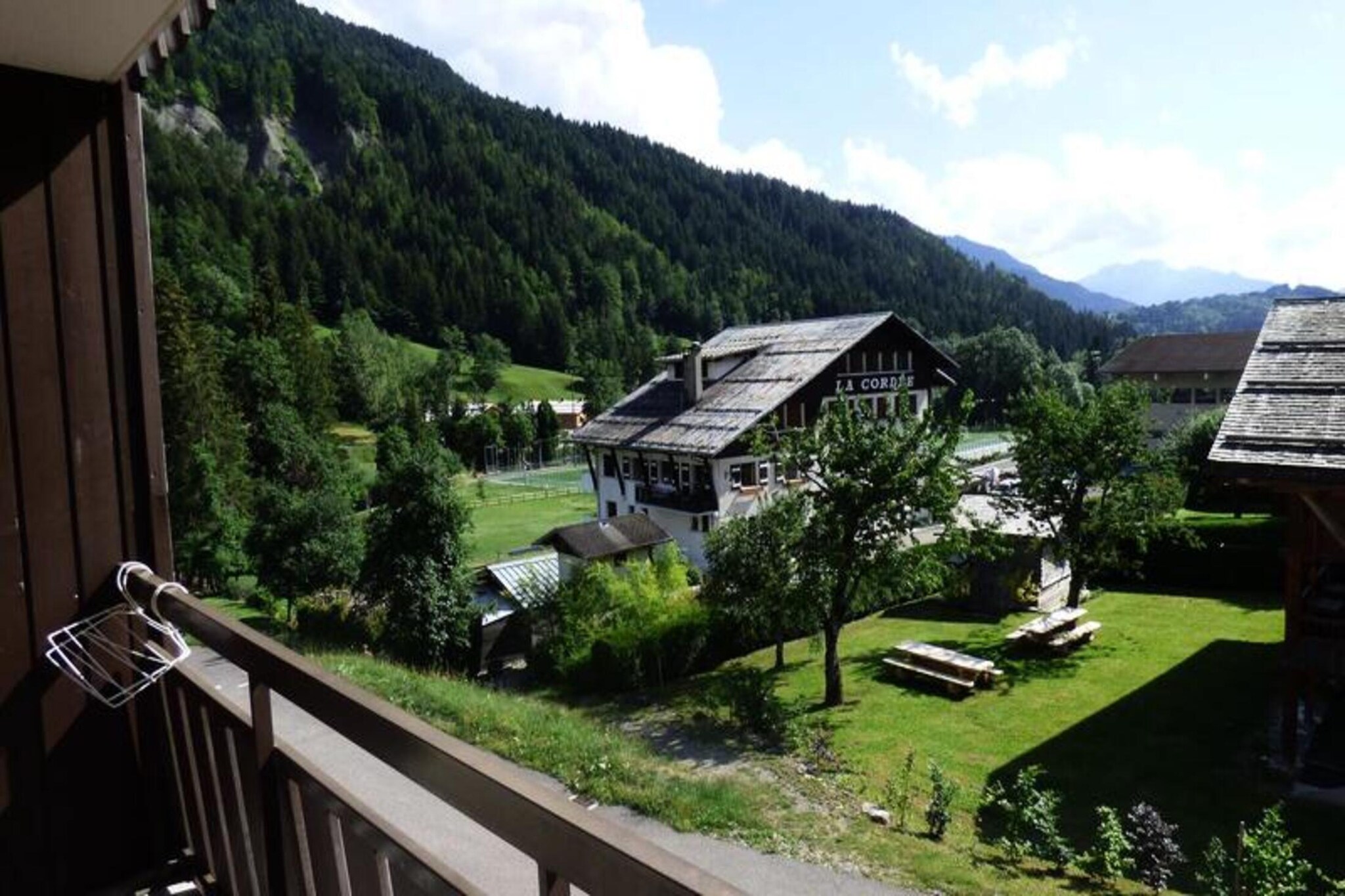 Vacuum Cleaner, Living room(double sofa bed, TV, dining table), Kitchen(electric kettle, toaster, coffee machine, oven, microwave, dishwasher, fridge, freezer, dishes and cutlery), bedroom(bunk bed), bathroom(shower, washbasin), ski storage, Parking, balcony, heating, garden furniture, plancha grill