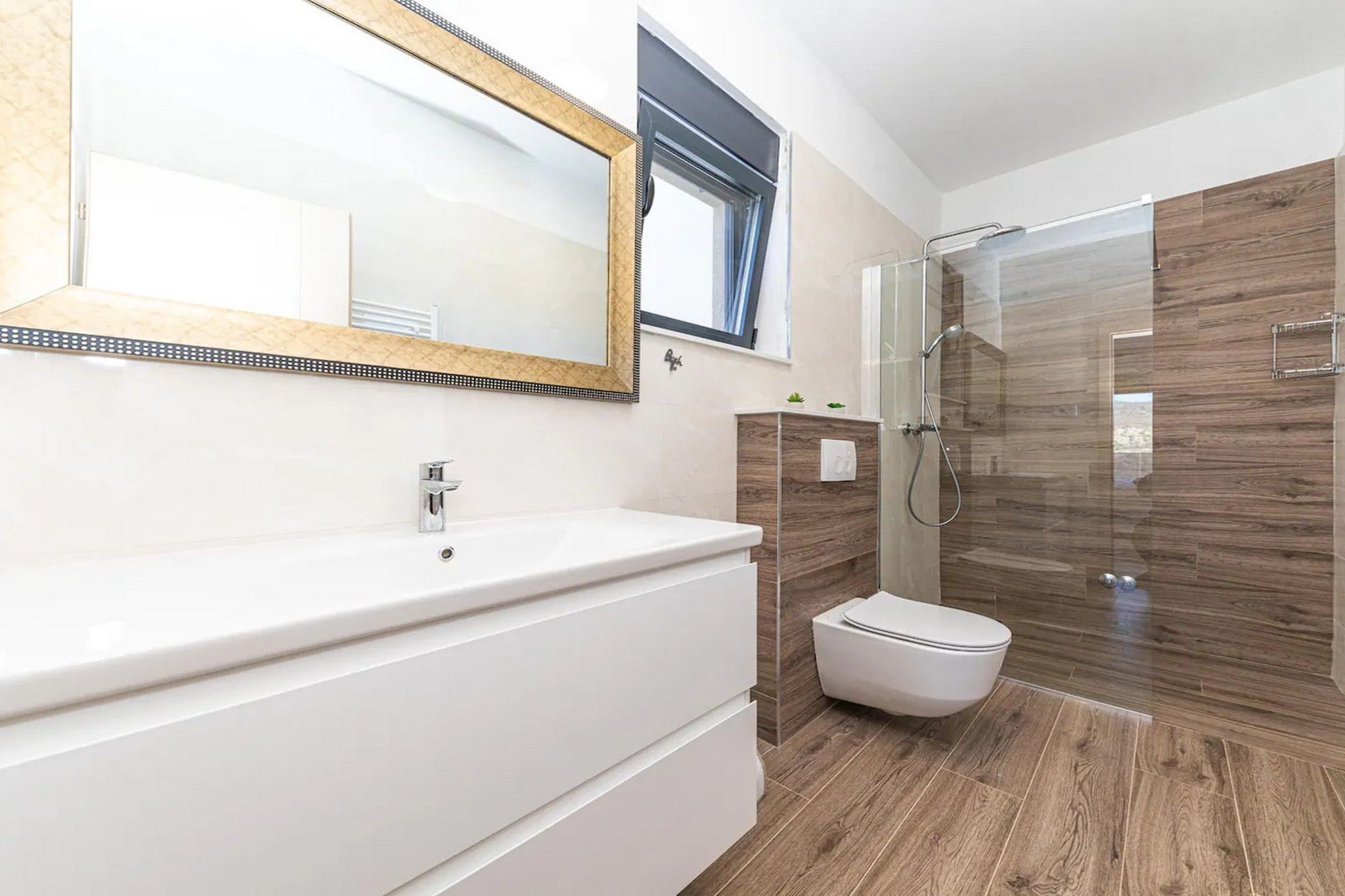 Luxurious Sanctuary Villa Primorski Dolac with Pool - Three Bedroom Villa with Pool-Bathroom