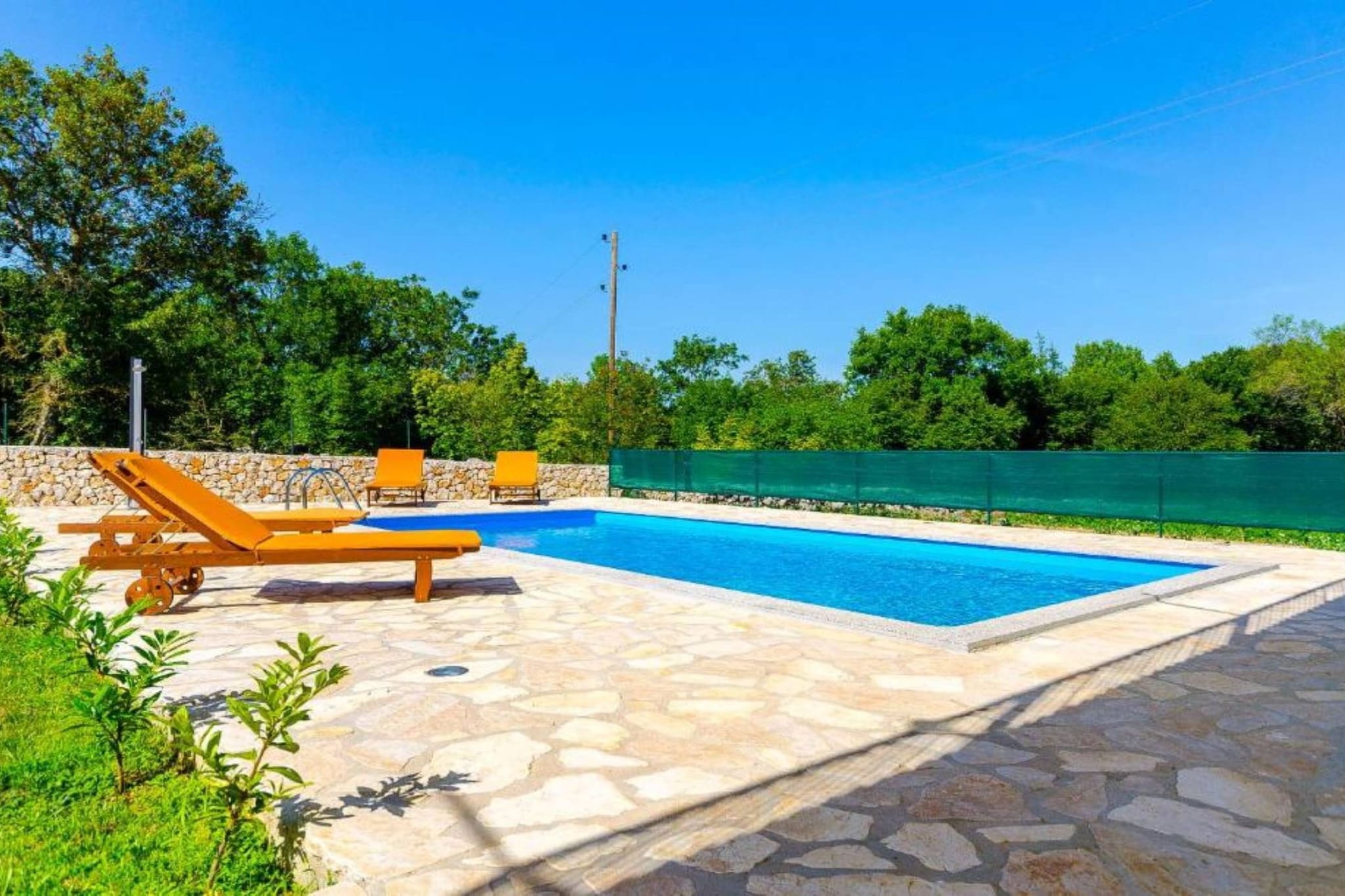 Tranquil Oasis Holiday Home Primorski Dolac with Pool - Three Bedroom Holiday Home with Pool-Schwimmbad