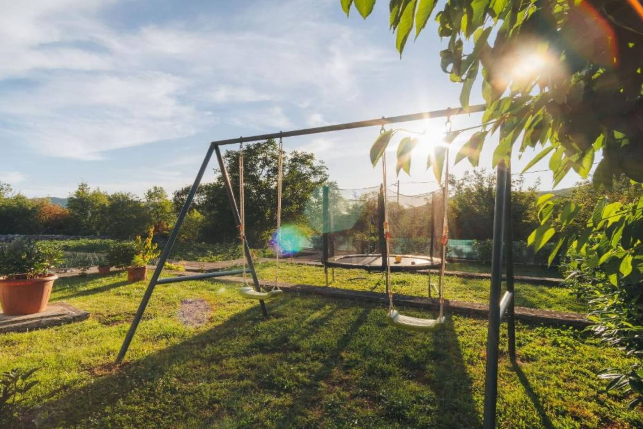 Tranquil Oasis Holiday Home Primorski Dolac with Pool - Three Bedroom Holiday Home with Pool-Außenbereich