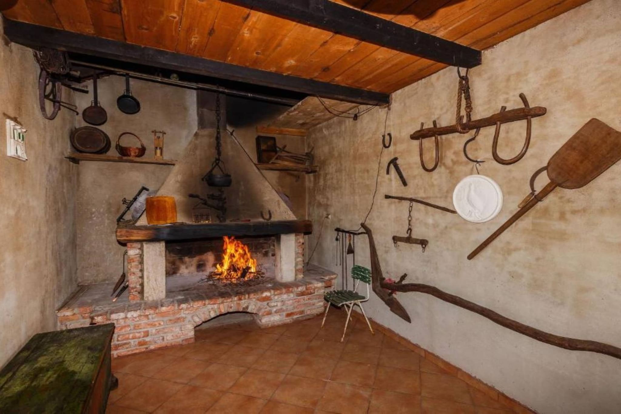 Tranquil Oasis Holiday Home Primorski Dolac with Pool - Three Bedroom Holiday Home with Pool-Einrichtungen