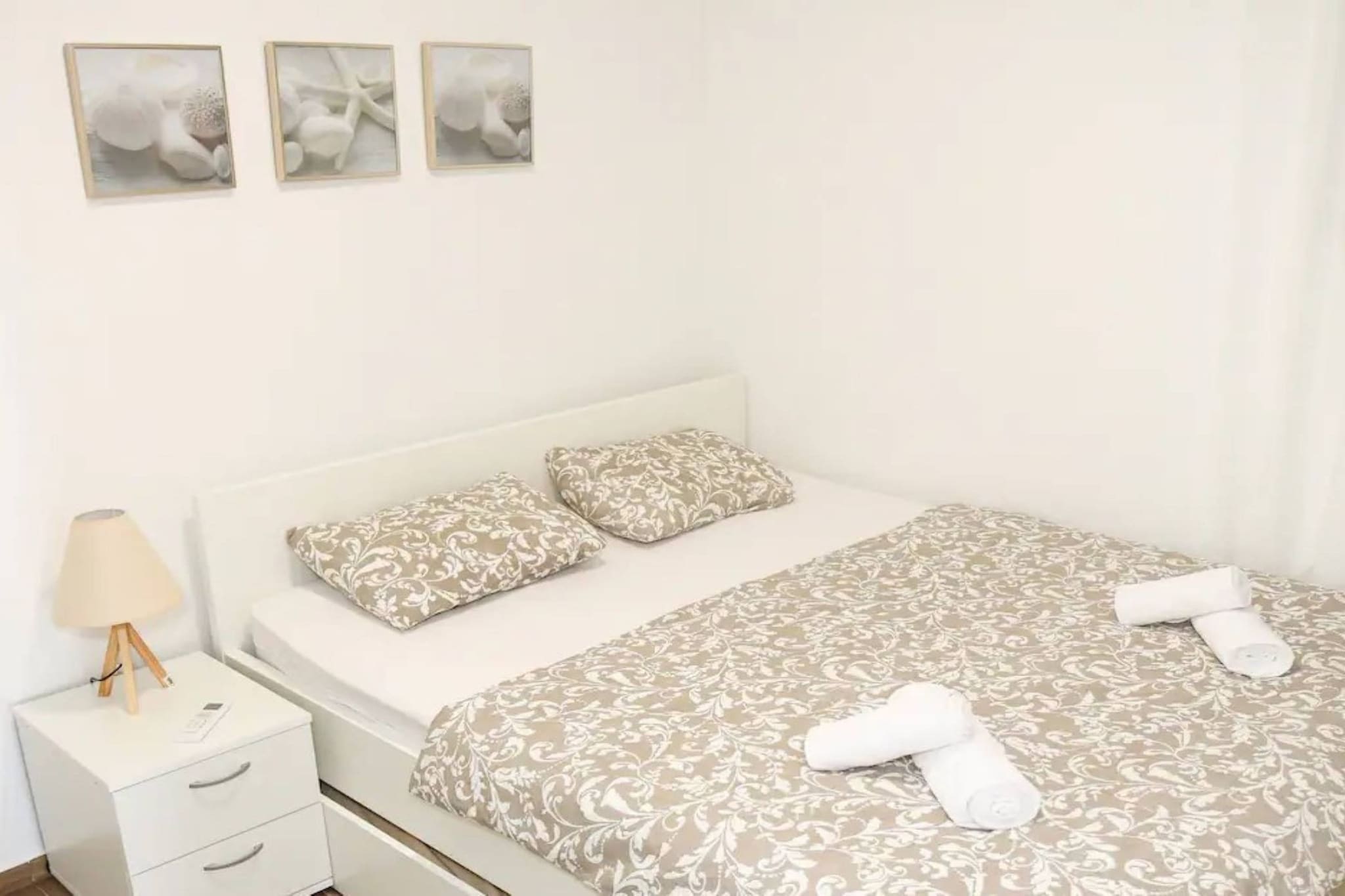 Stylish Okrug Gornji Apartment with Terrace and Patio - Two Bedroom Apartment with Terrace-Bedroom