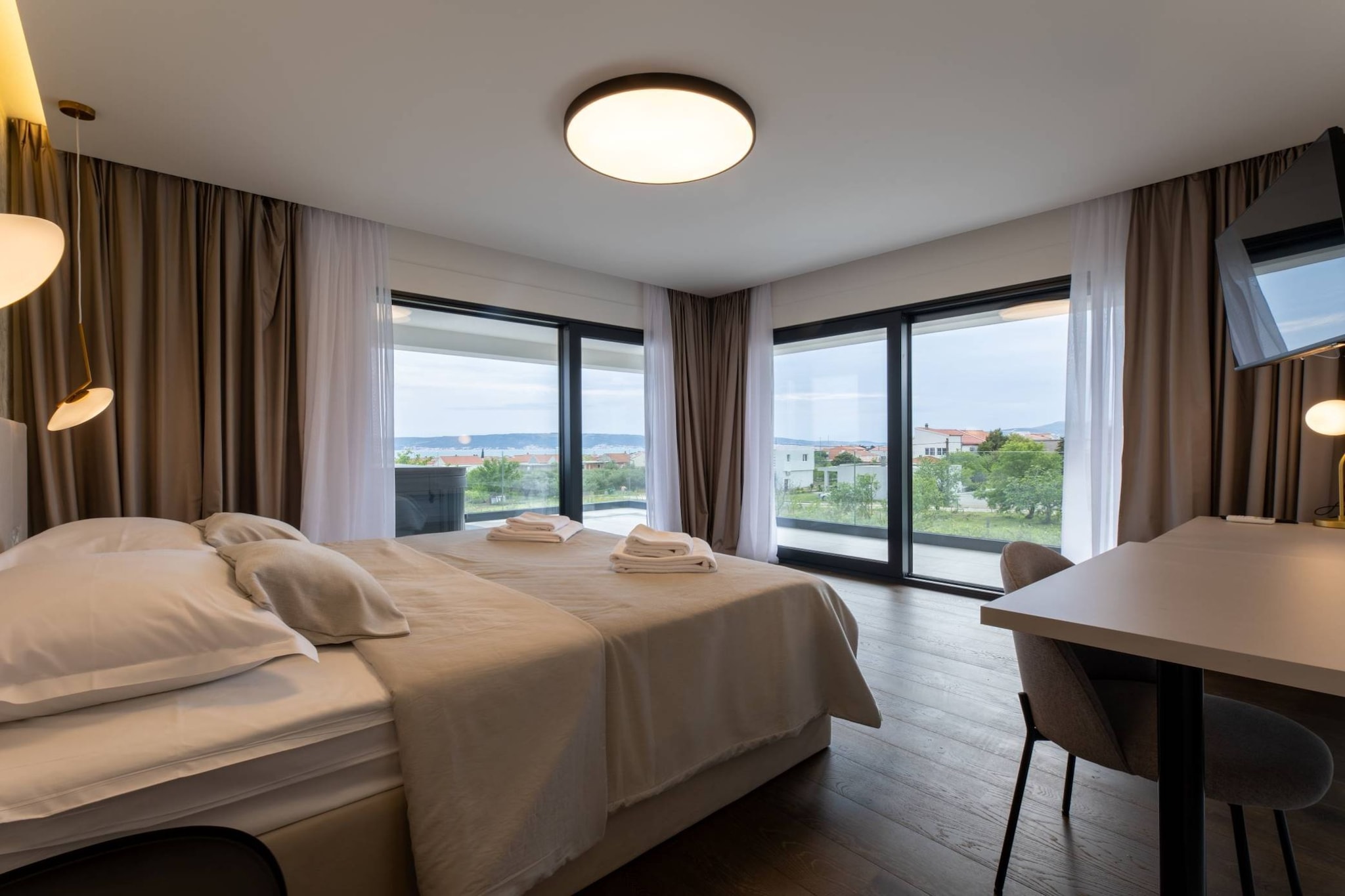 Moonlit Mirage Villa with Pool, Gym and Sauna - Five Bedroom Villa with Pool-Schlafzimmer