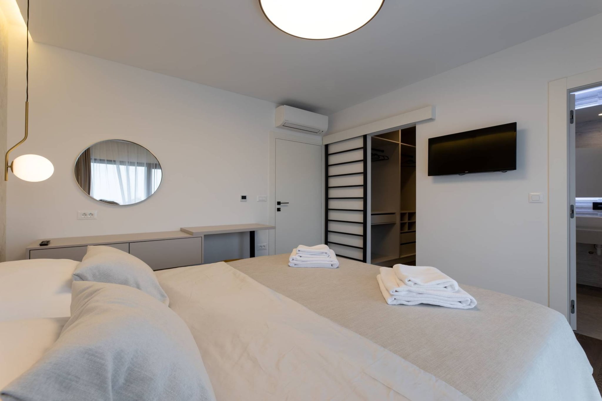 Moonlit Mirage Villa with Pool, Gym and Sauna - Five Bedroom Villa with Pool-Schlafzimmer