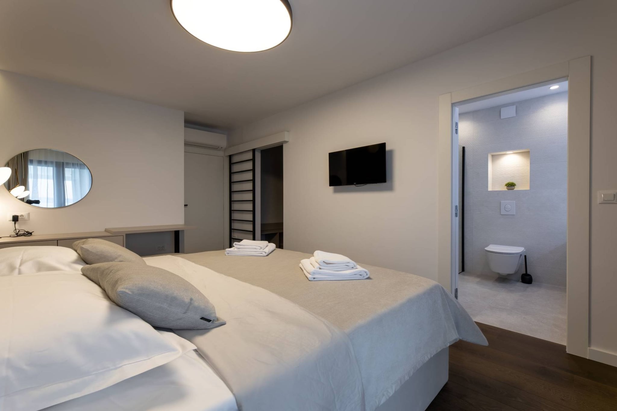 Moonlit Mirage Villa with Pool, Gym and Sauna - Five Bedroom Villa with Pool-Schlafzimmer
