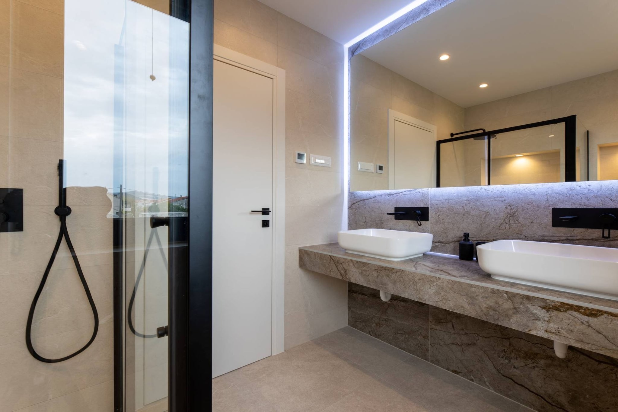 Moonlit Mirage Villa with Pool, Gym and Sauna - Five Bedroom Villa with Pool-Badezimmer