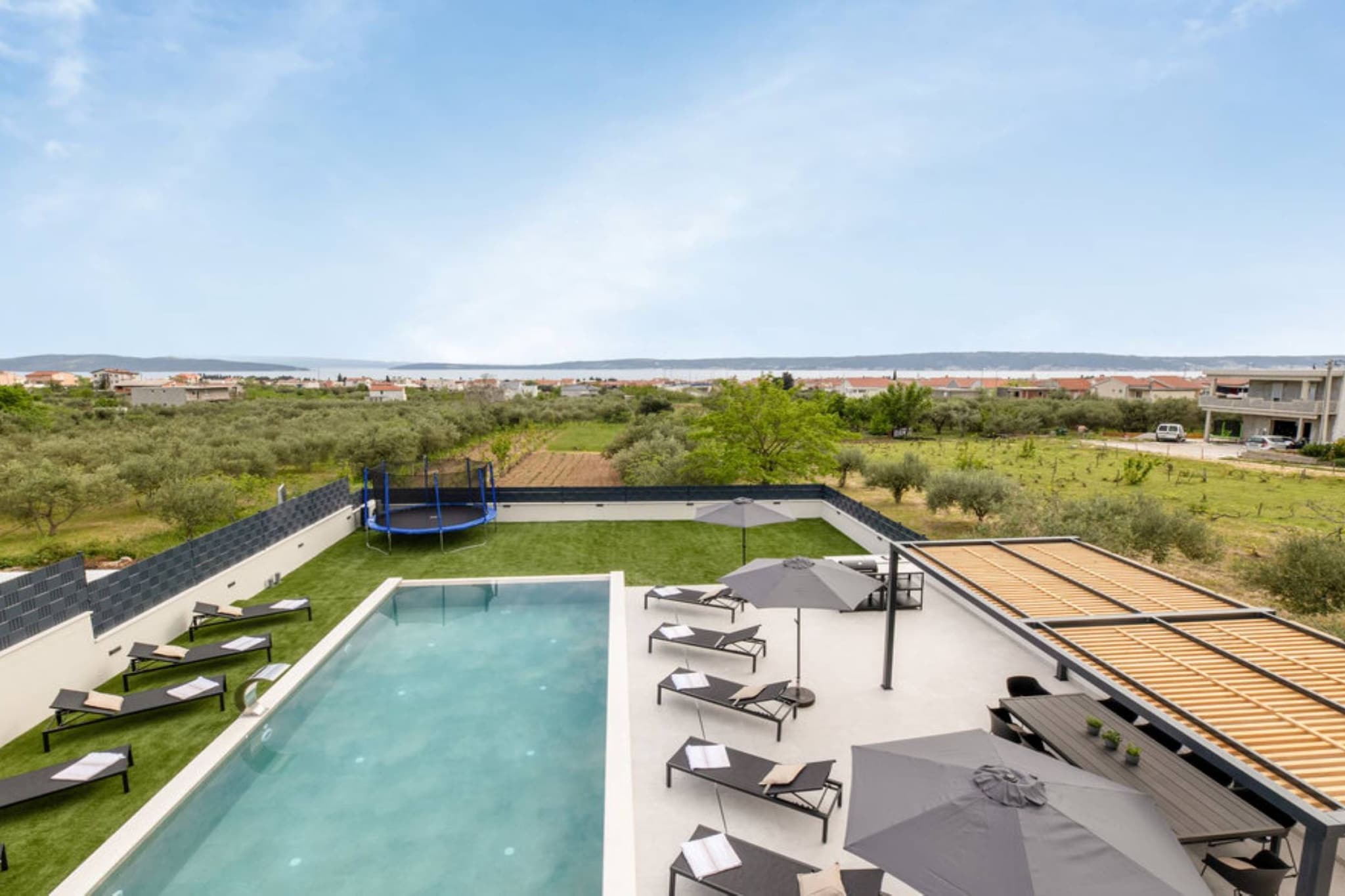 Moonlit Mirage Villa with Pool, Gym and Sauna - Five Bedroom Villa with Pool-Schwimmbad