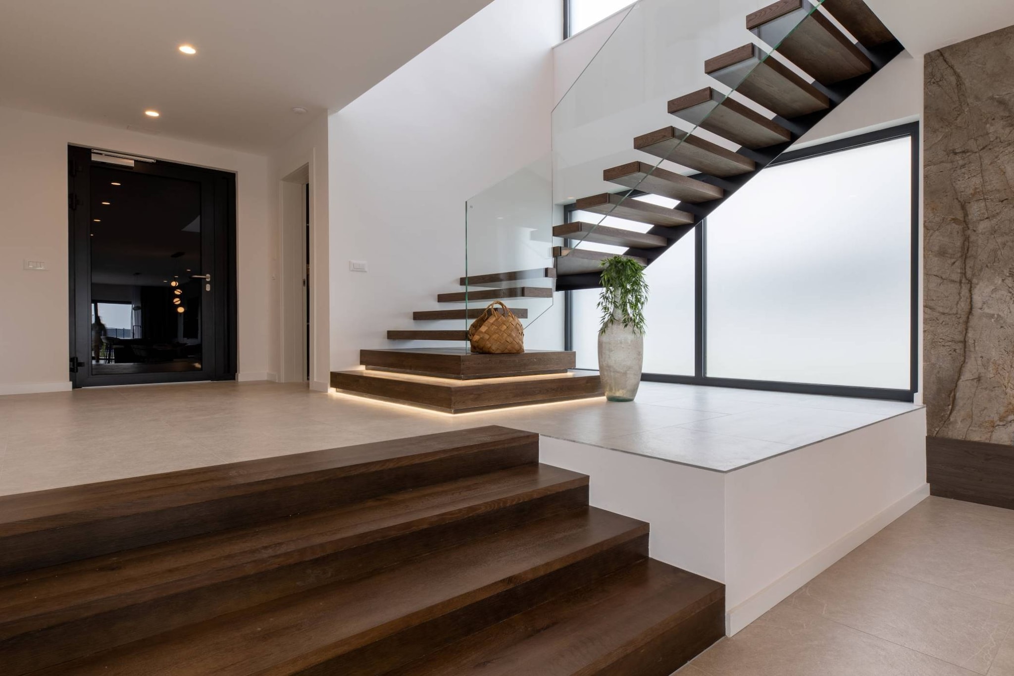 Moonlit Mirage Villa with Pool, Gym and Sauna - Five Bedroom Villa with Pool-Treppe