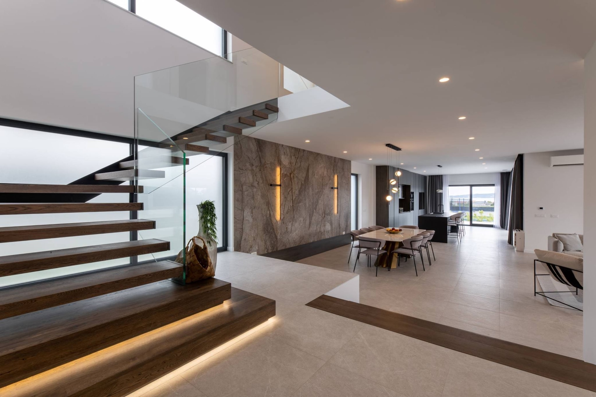 Moonlit Mirage Villa with Pool, Gym and Sauna - Five Bedroom Villa with Pool-Treppe