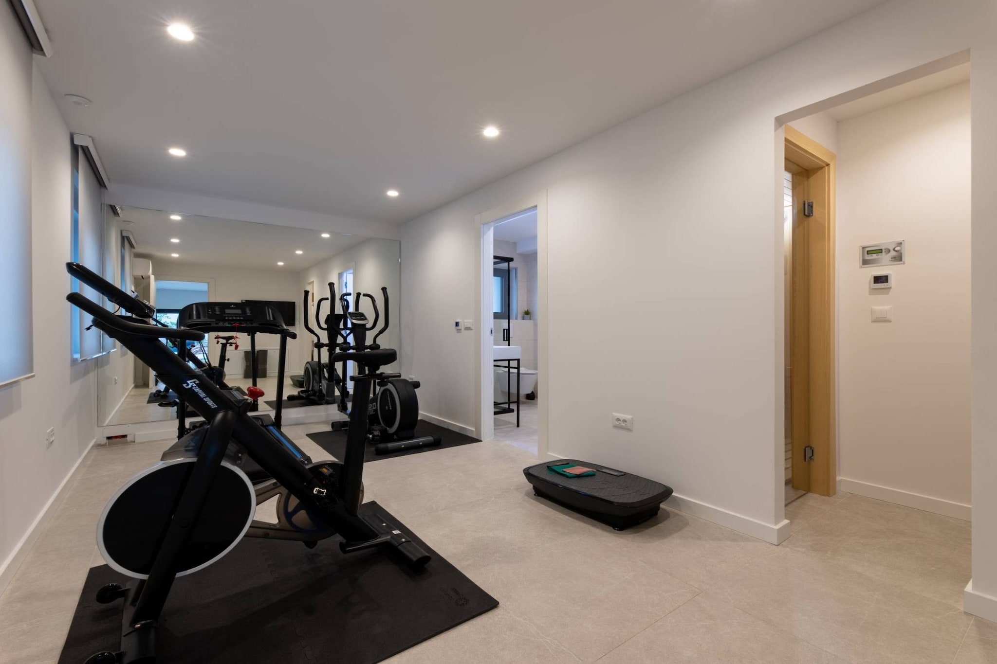 Moonlit Mirage Villa with Pool, Gym and Sauna - Five Bedroom Villa with Pool-Fitnessraum