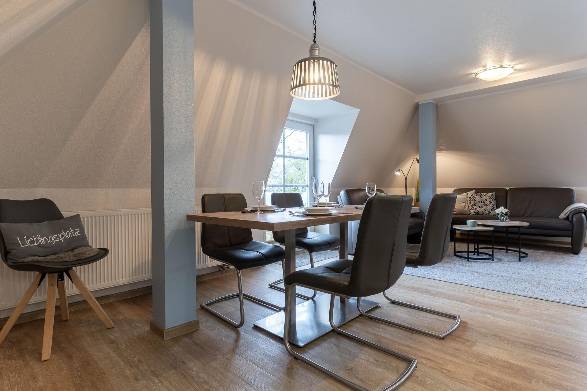 Huus Avelia - Wohnung DG - Dining room