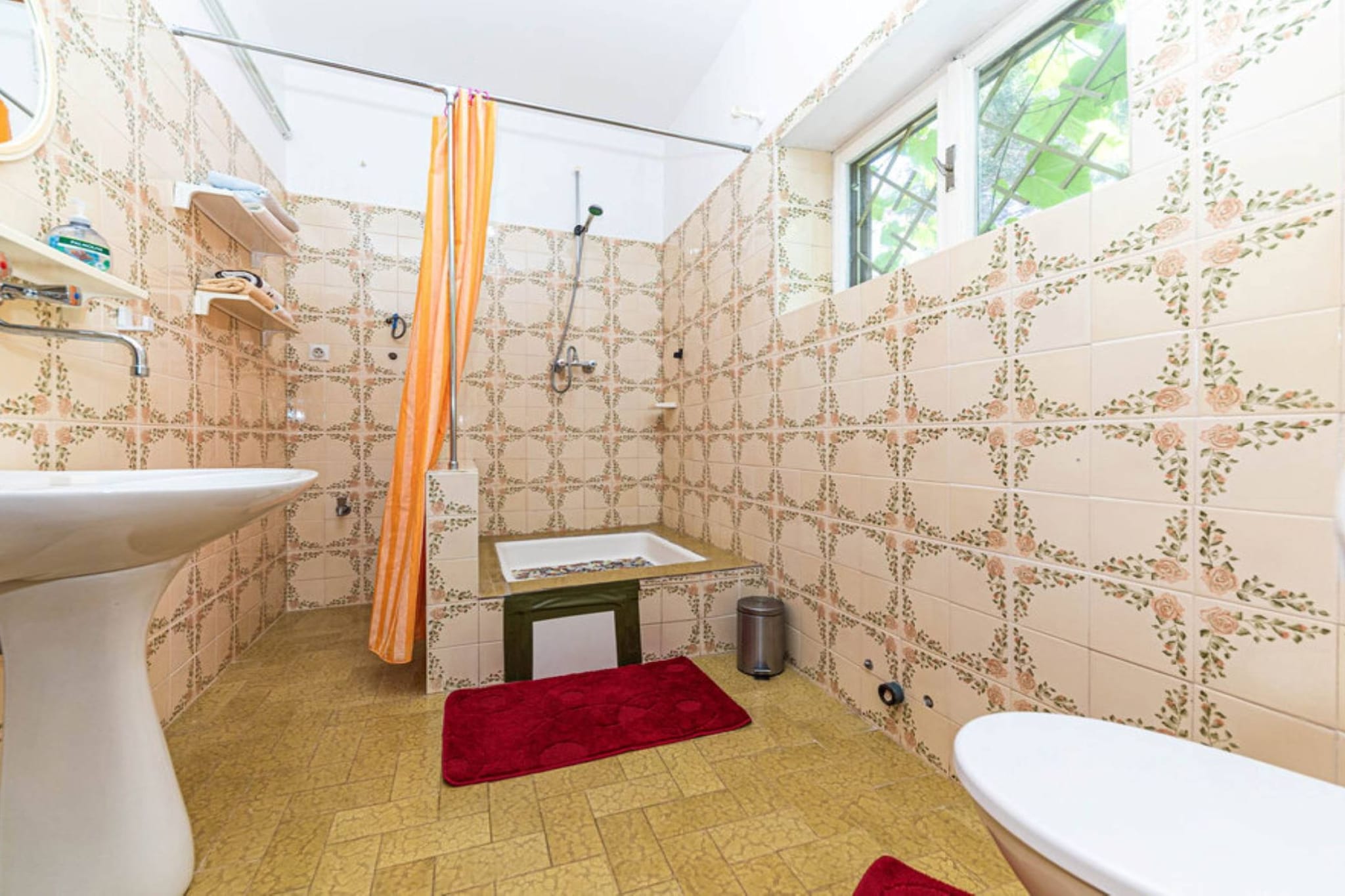 Holiday Home by the Sea with Terrace & Ocean Views on Čiovo - Two Bedroom Holiday Home-Bathroom