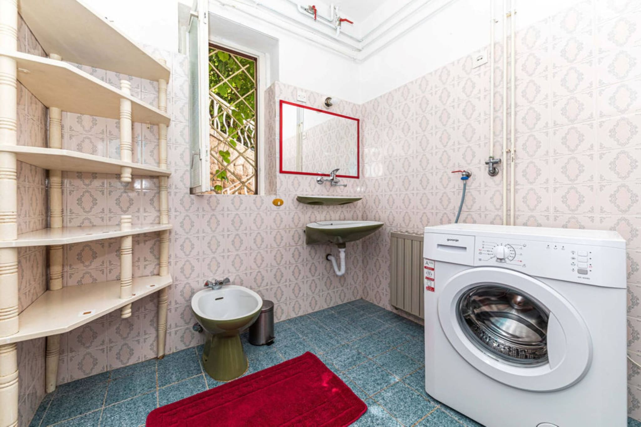 Holiday Home by the Sea with Terrace & Ocean Views on Čiovo - Two Bedroom Holiday Home-Bathroom
