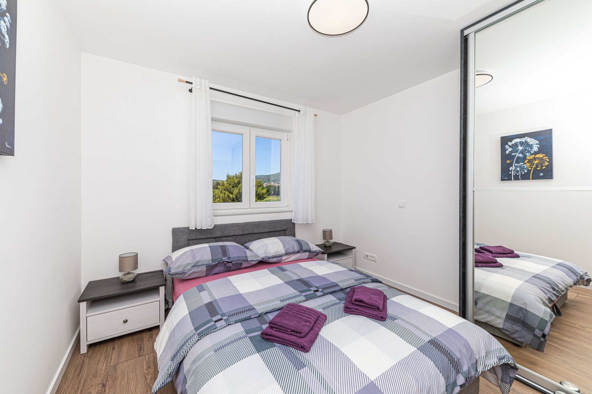 Elegant Kastel Novi Apartment with Sea View Balcony - Two Bedroom Apartment with Sea View and Balcony-Schlafzimmer