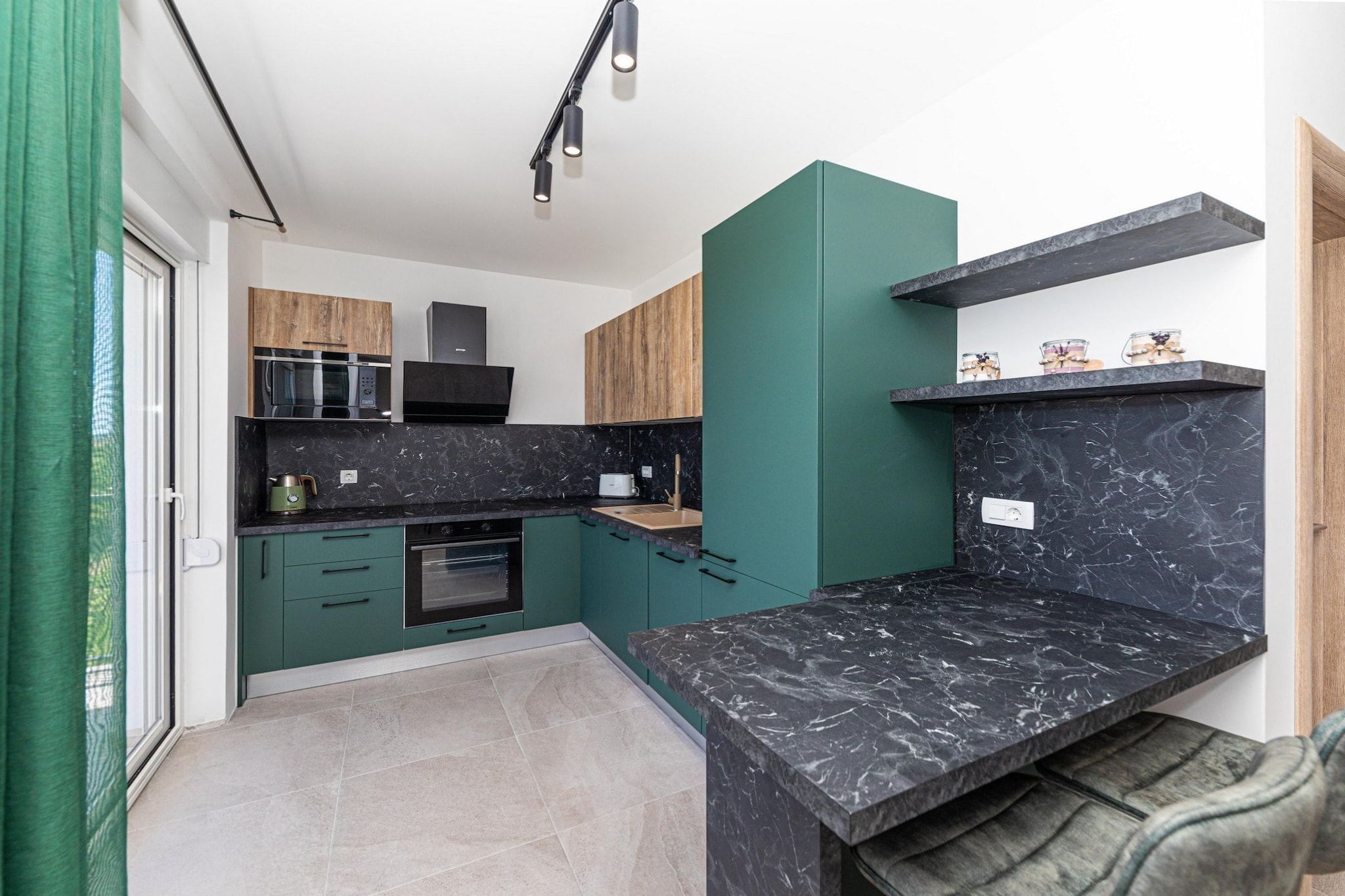Elegant Kastel Novi Apartment with Sea View Balcony - Two Bedroom Apartment with Sea View and Balcony-Küche