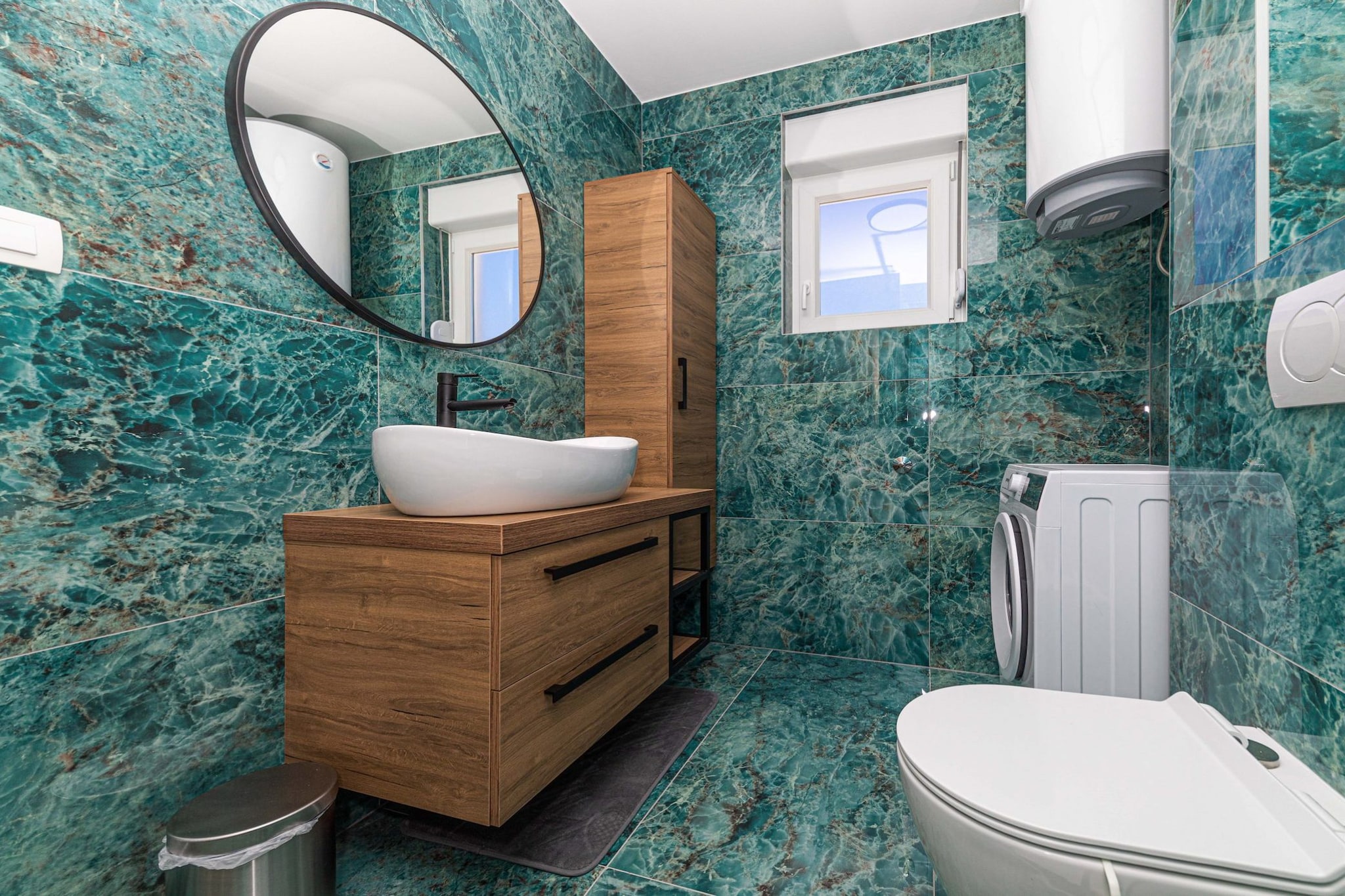 Elegant Kastel Novi Apartment with Sea View Balcony - Two Bedroom Apartment with Sea View and Balcony-Badezimmer