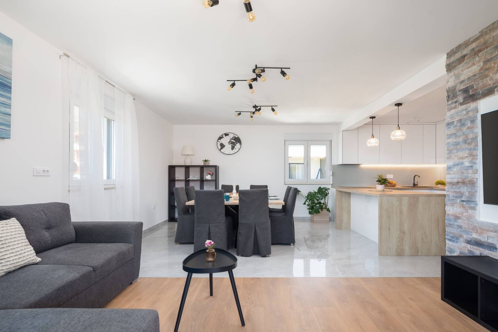 Shimmering Sea Apartment with Terrace - Four Bedroom Apartment with Terrace-Salon