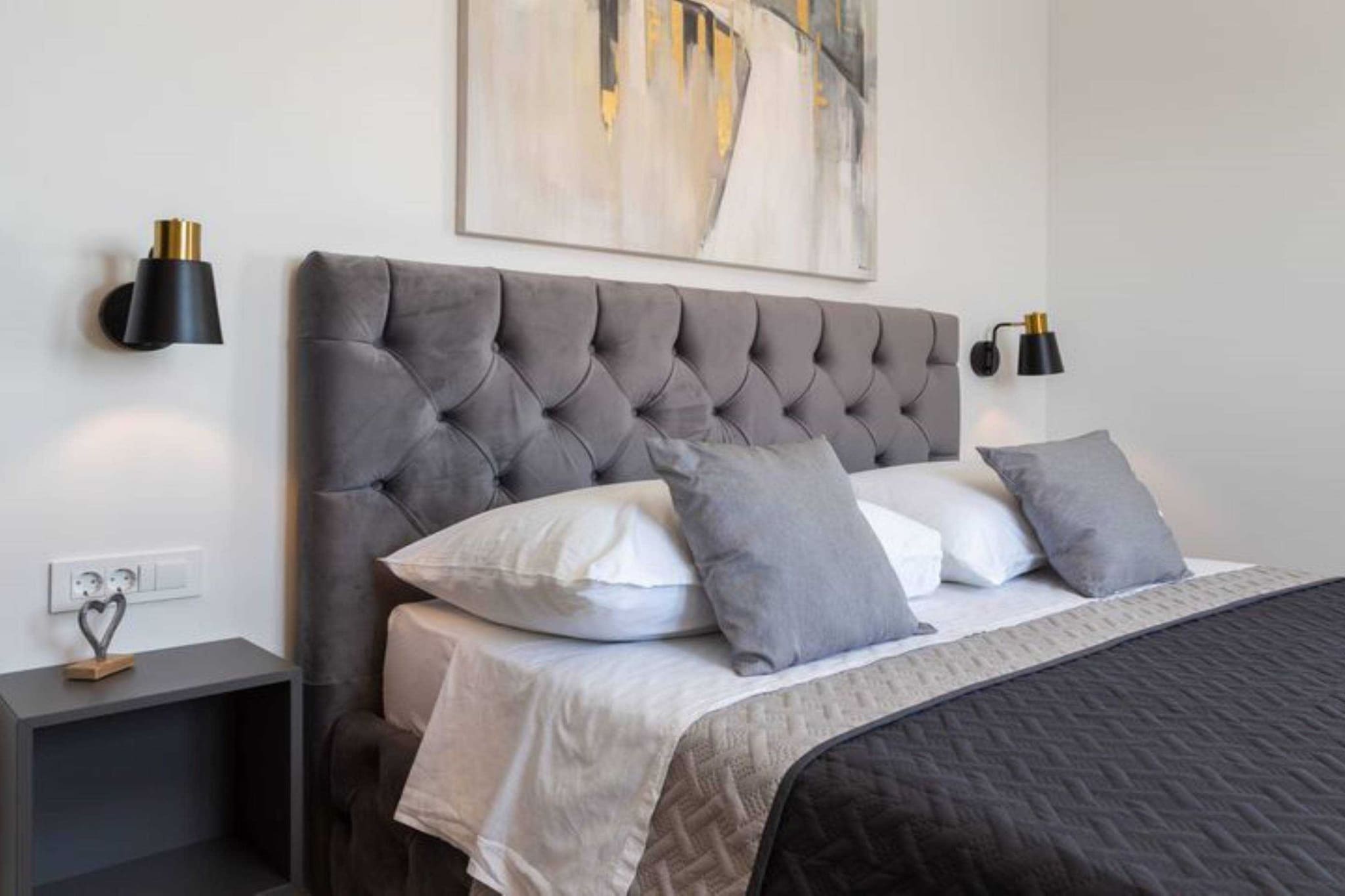 Shimmering Sea Apartment with Terrace - Four Bedroom Apartment with Terrace-Chambre