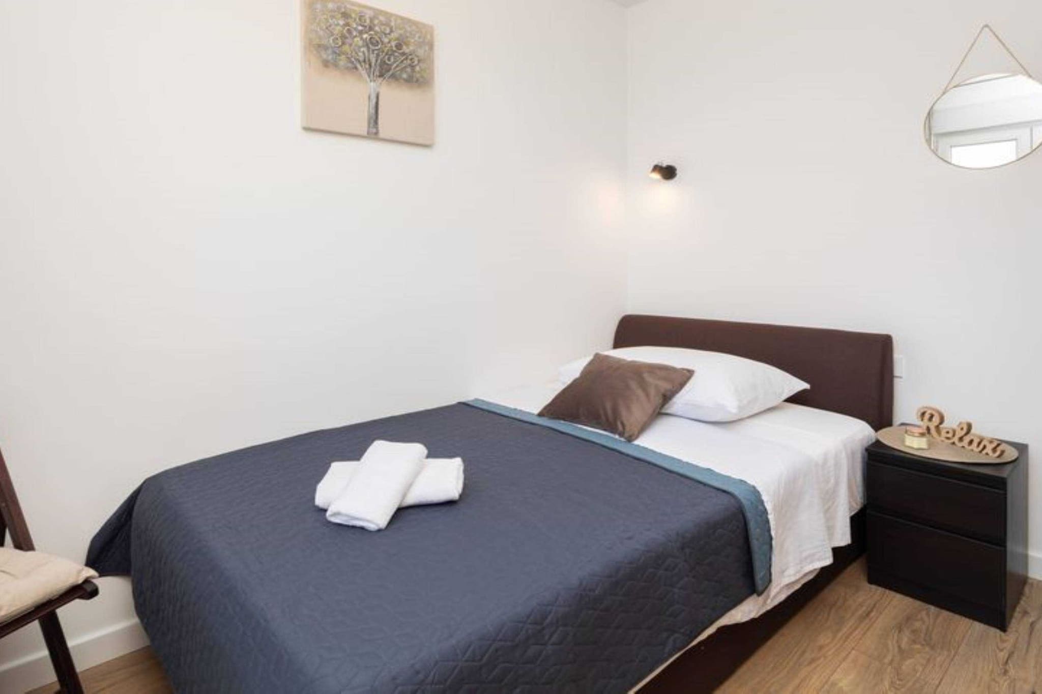 Shimmering Sea Apartment with Terrace - Four Bedroom Apartment with Terrace-Chambre